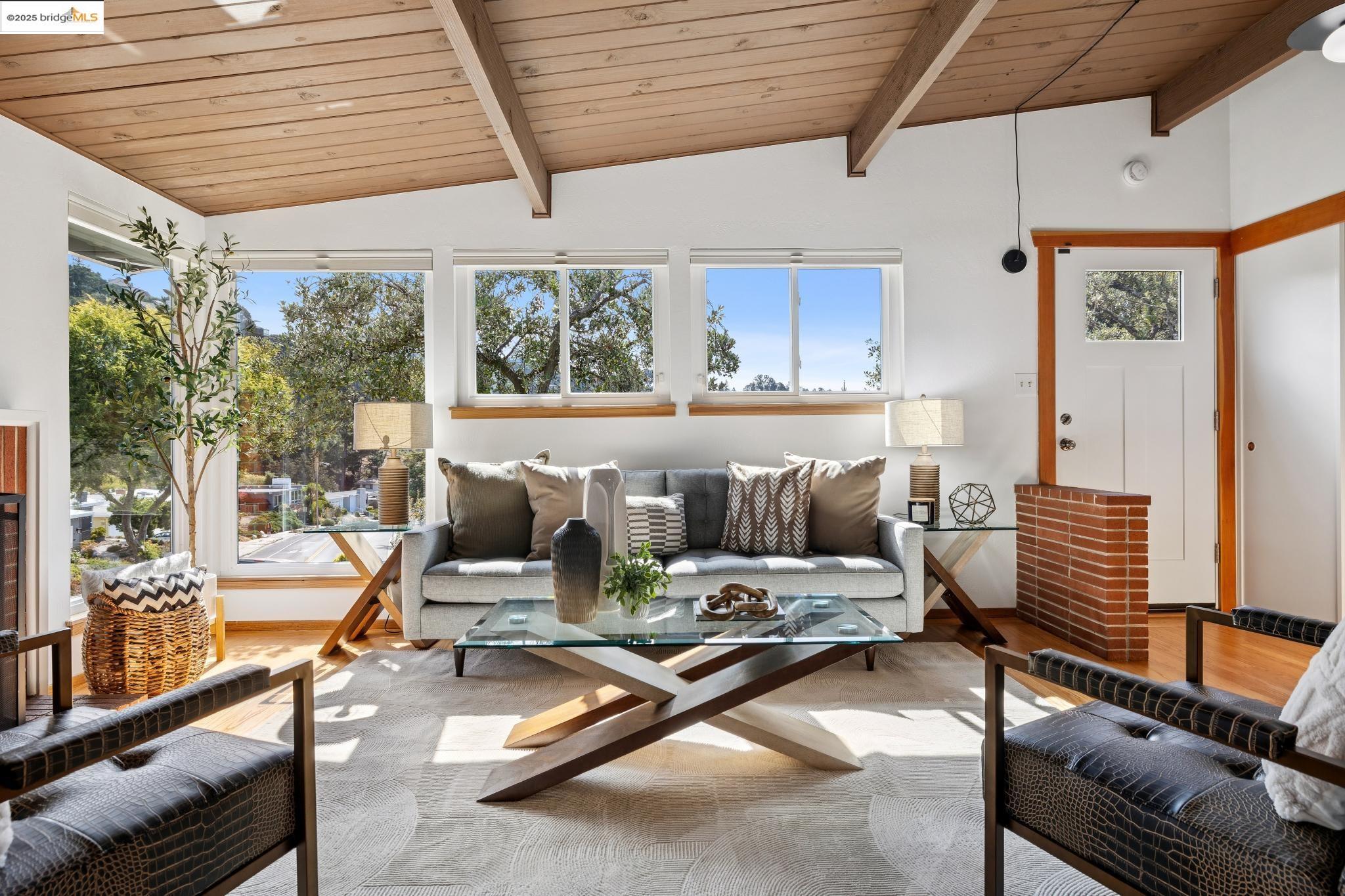 Detail Gallery Image 7 of 52 For 7827 Potrero Ave, El Cerrito,  CA 94530 - 3 Beds | 2 Baths