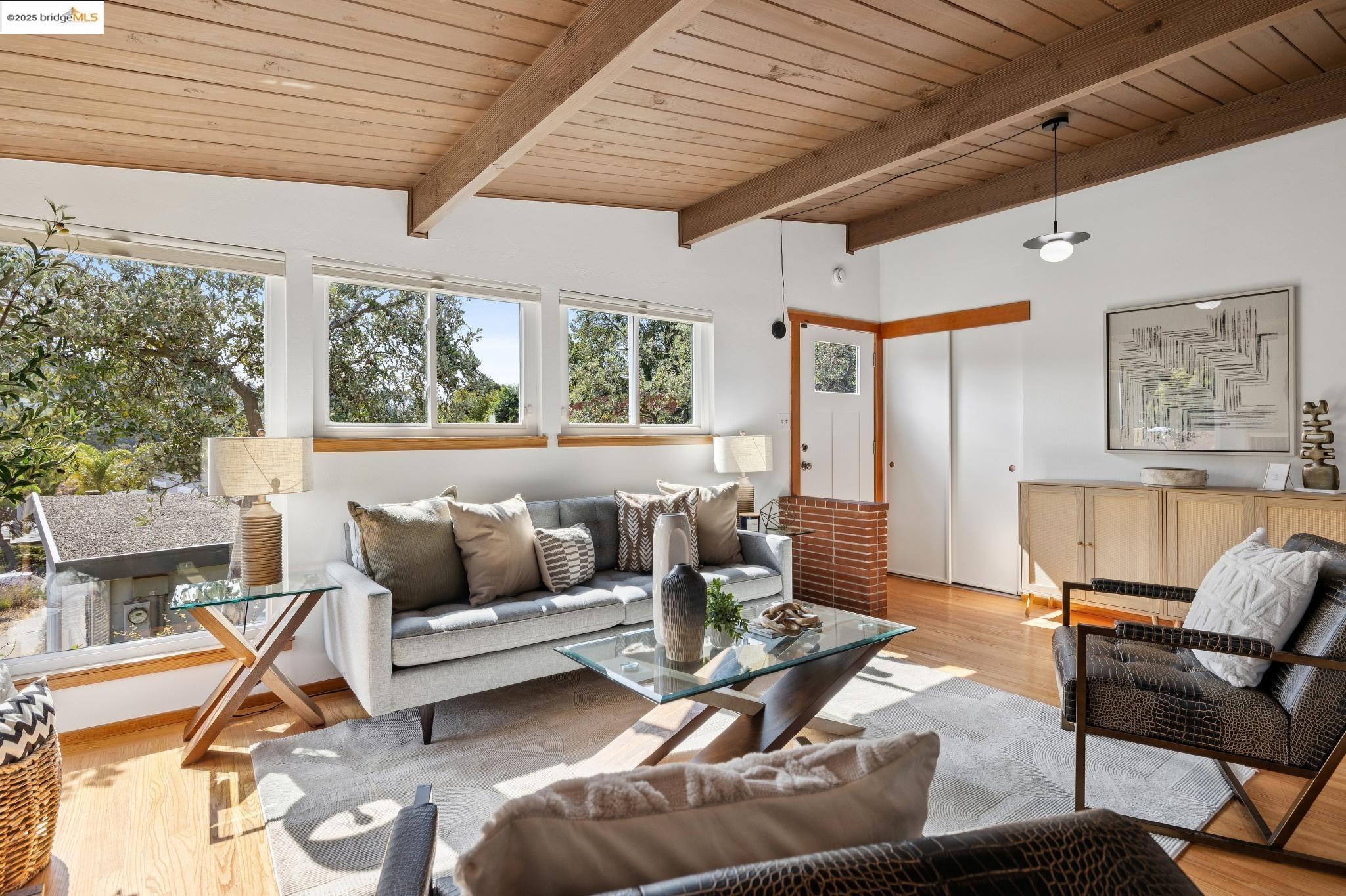 Detail Gallery Image 8 of 52 For 7827 Potrero Ave, El Cerrito,  CA 94530 - 3 Beds | 2 Baths