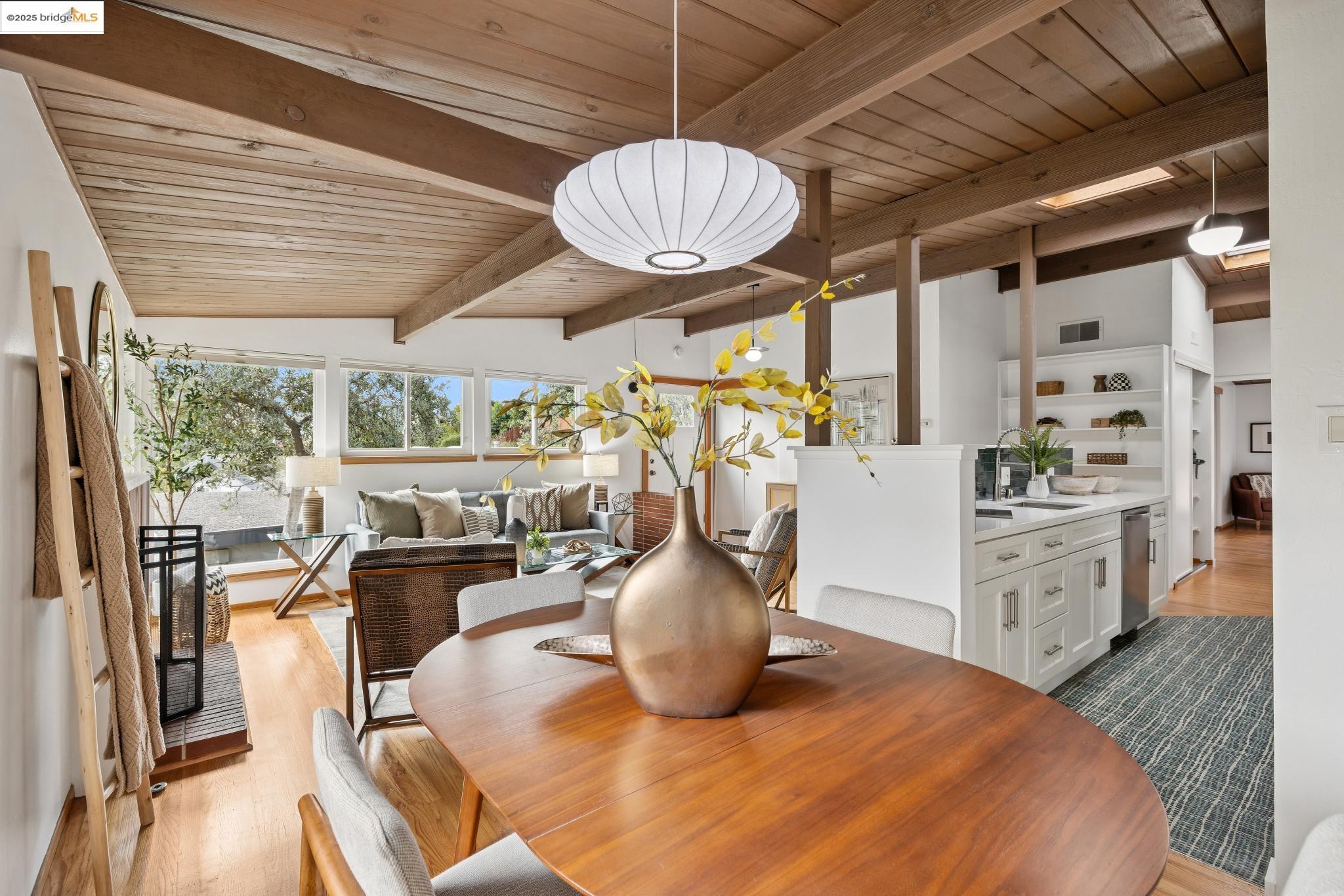 Detail Gallery Image 9 of 52 For 7827 Potrero Ave, El Cerrito,  CA 94530 - 3 Beds | 2 Baths