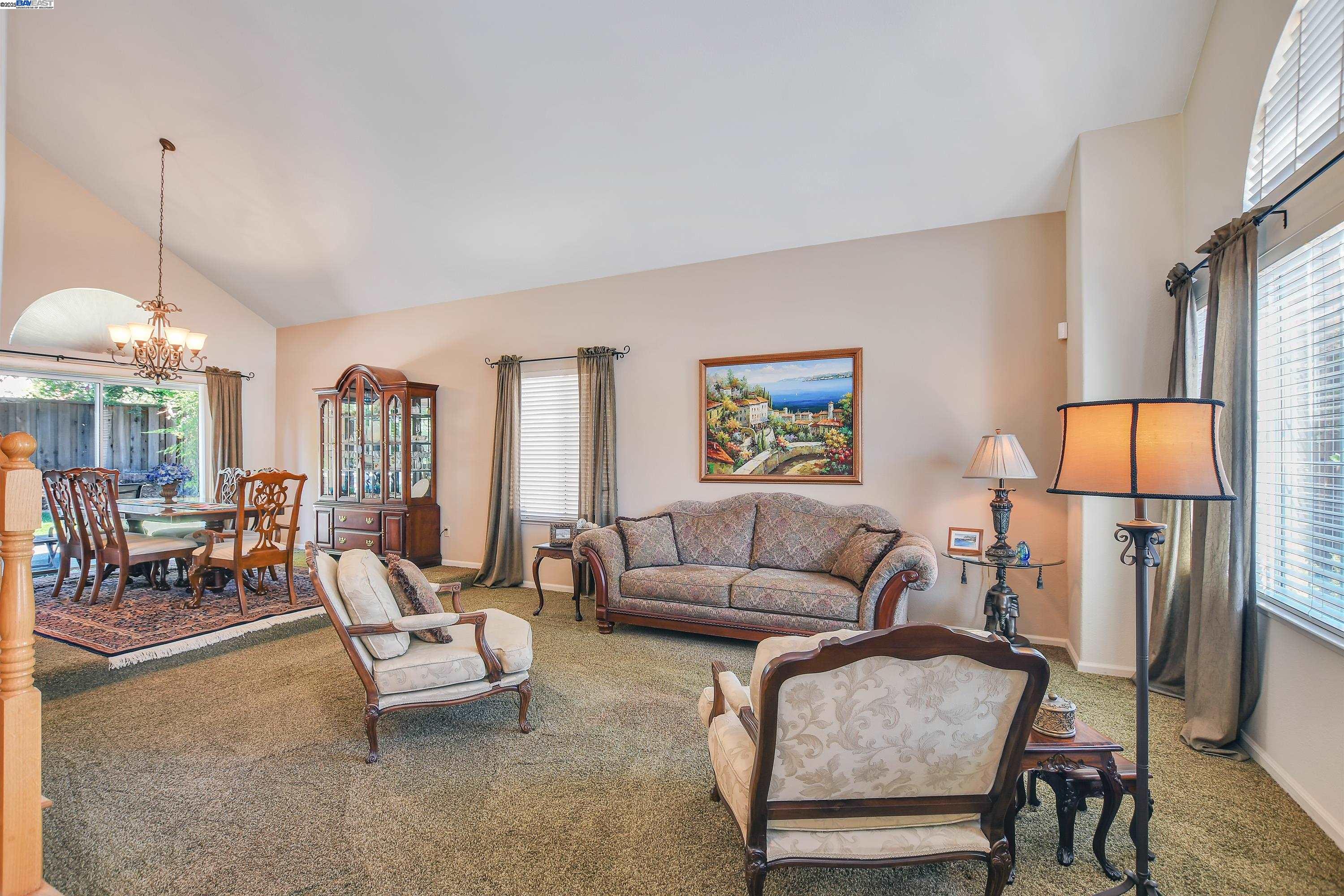 Detail Gallery Image 5 of 44 For 4528 Fallow Way, Antioch,  CA 94509-7785 - 4 Beds | 3 Baths