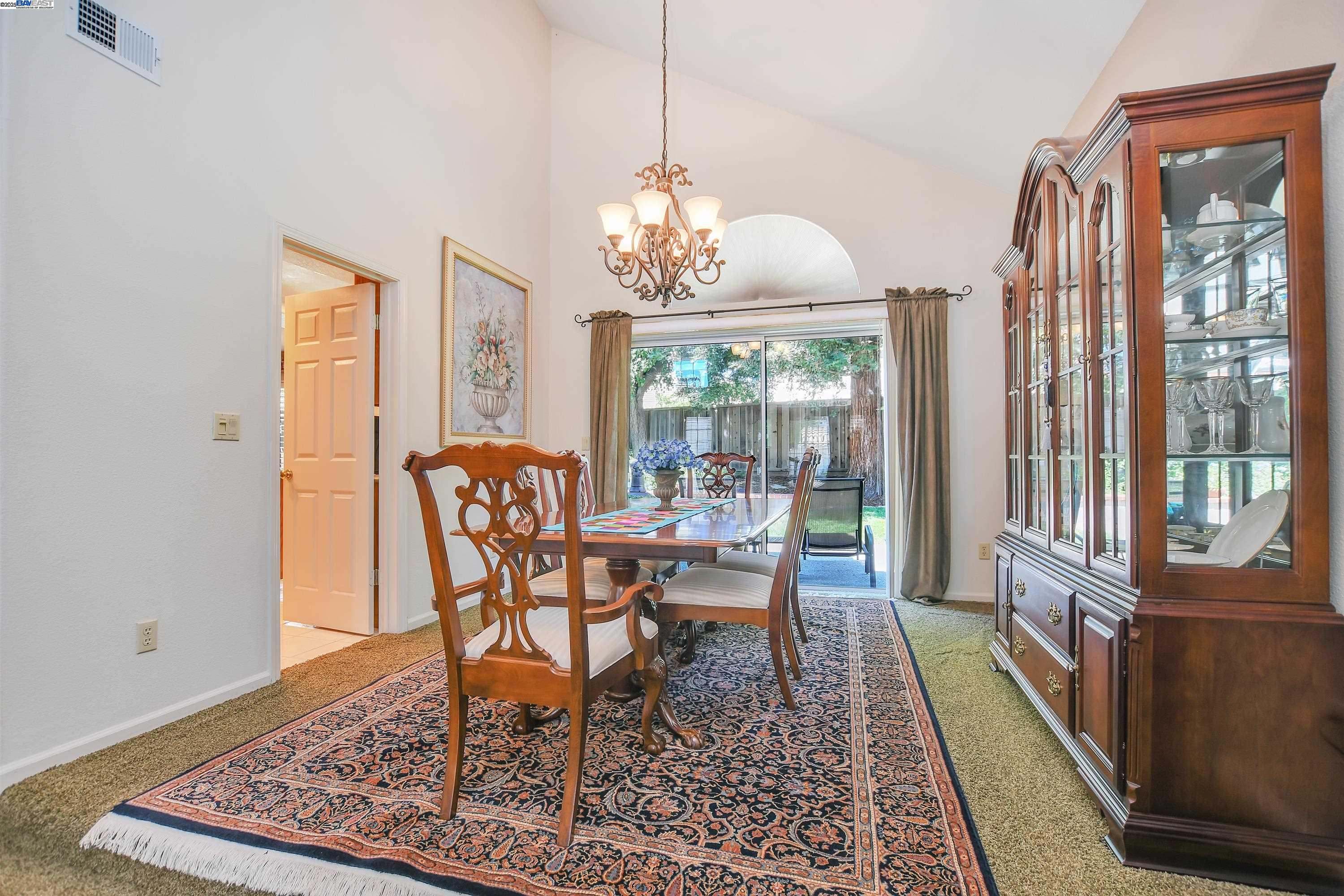 Detail Gallery Image 7 of 44 For 4528 Fallow Way, Antioch,  CA 94509-7785 - 4 Beds | 3 Baths