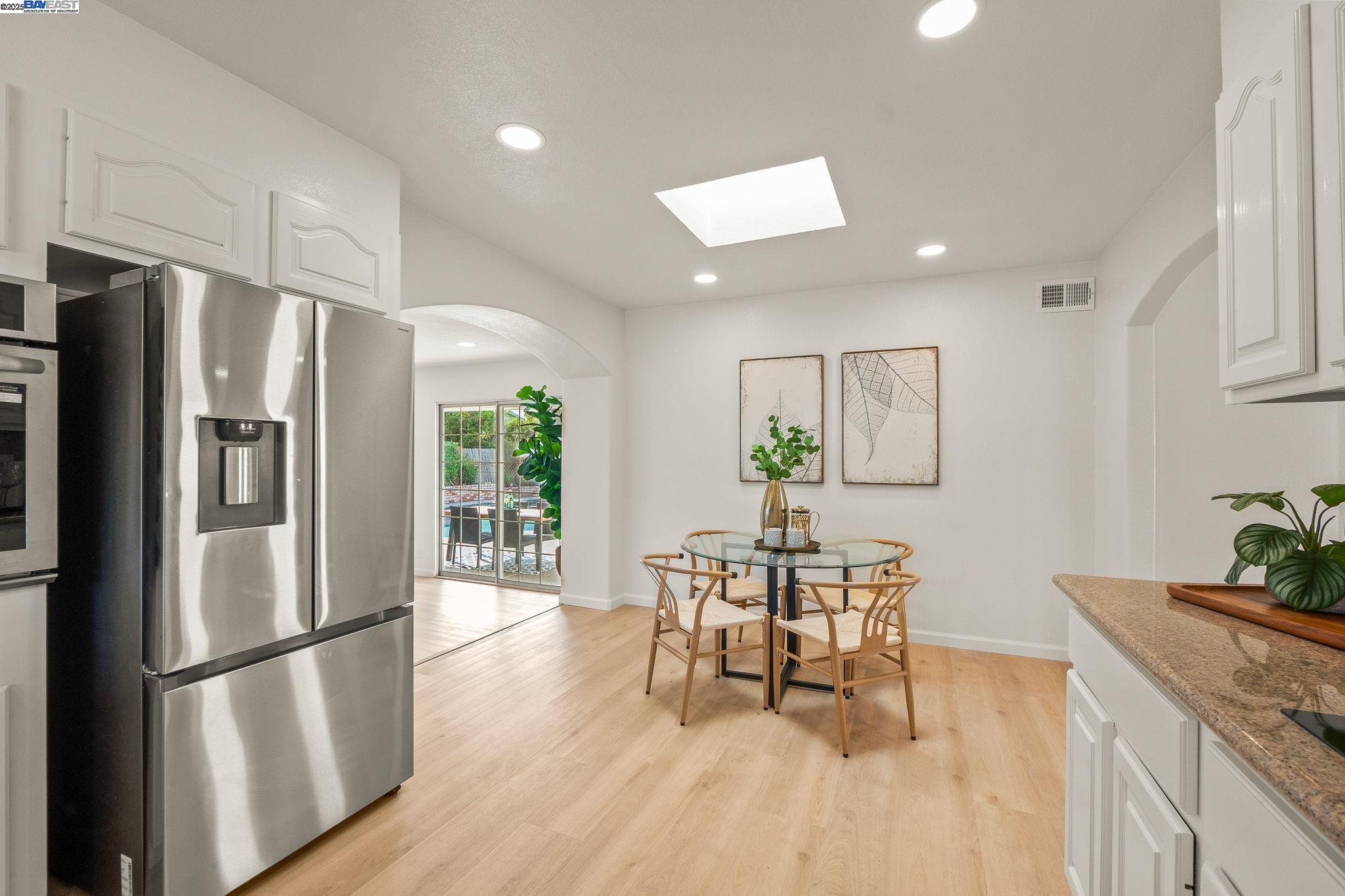 Detail Gallery Image 14 of 40 For 2561 Middlefield Ave, Fremont,  CA 94539 - 5 Beds | 3 Baths