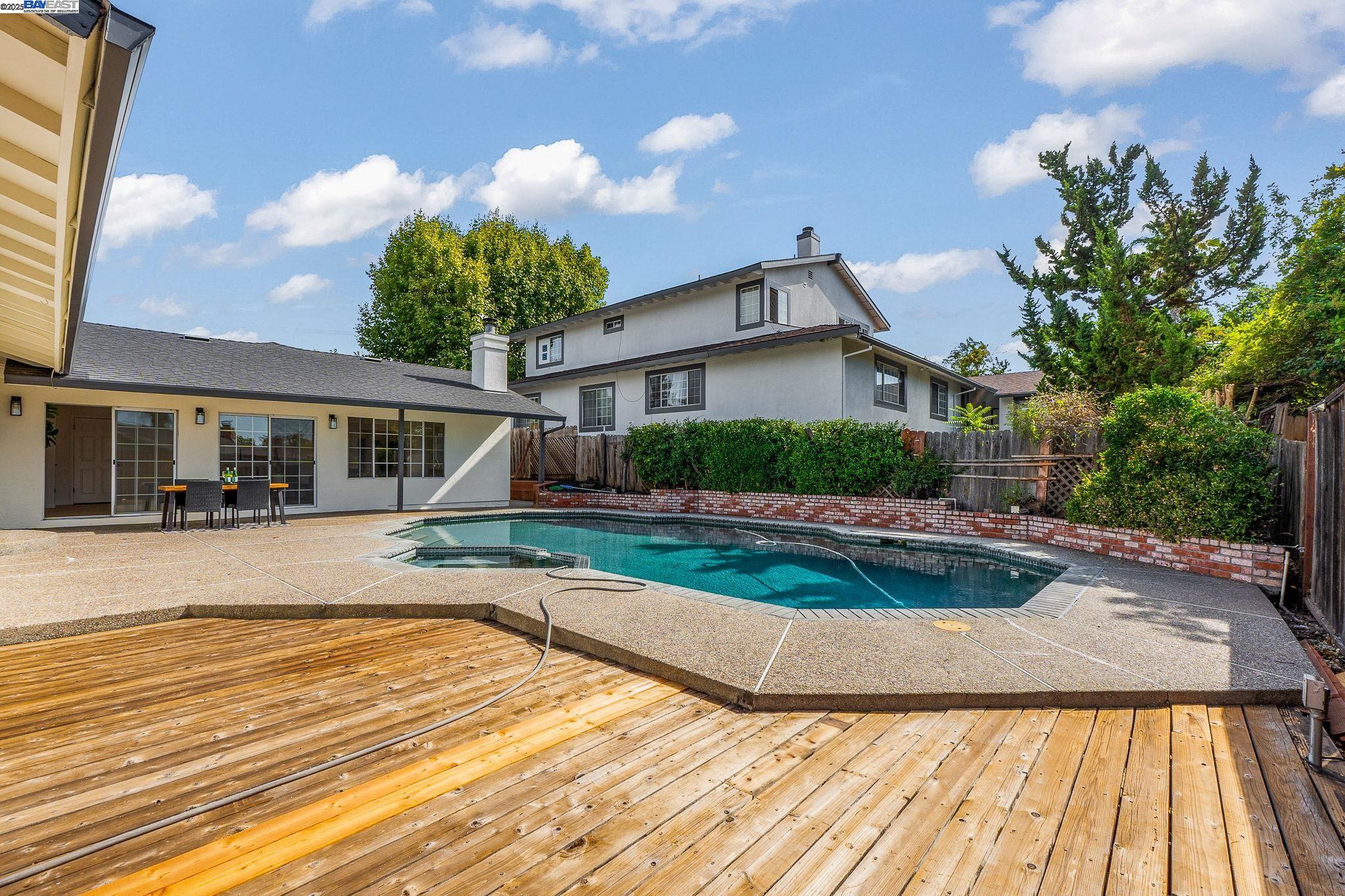 Detail Gallery Image 34 of 40 For 2561 Middlefield Ave, Fremont,  CA 94539 - 5 Beds | 3 Baths