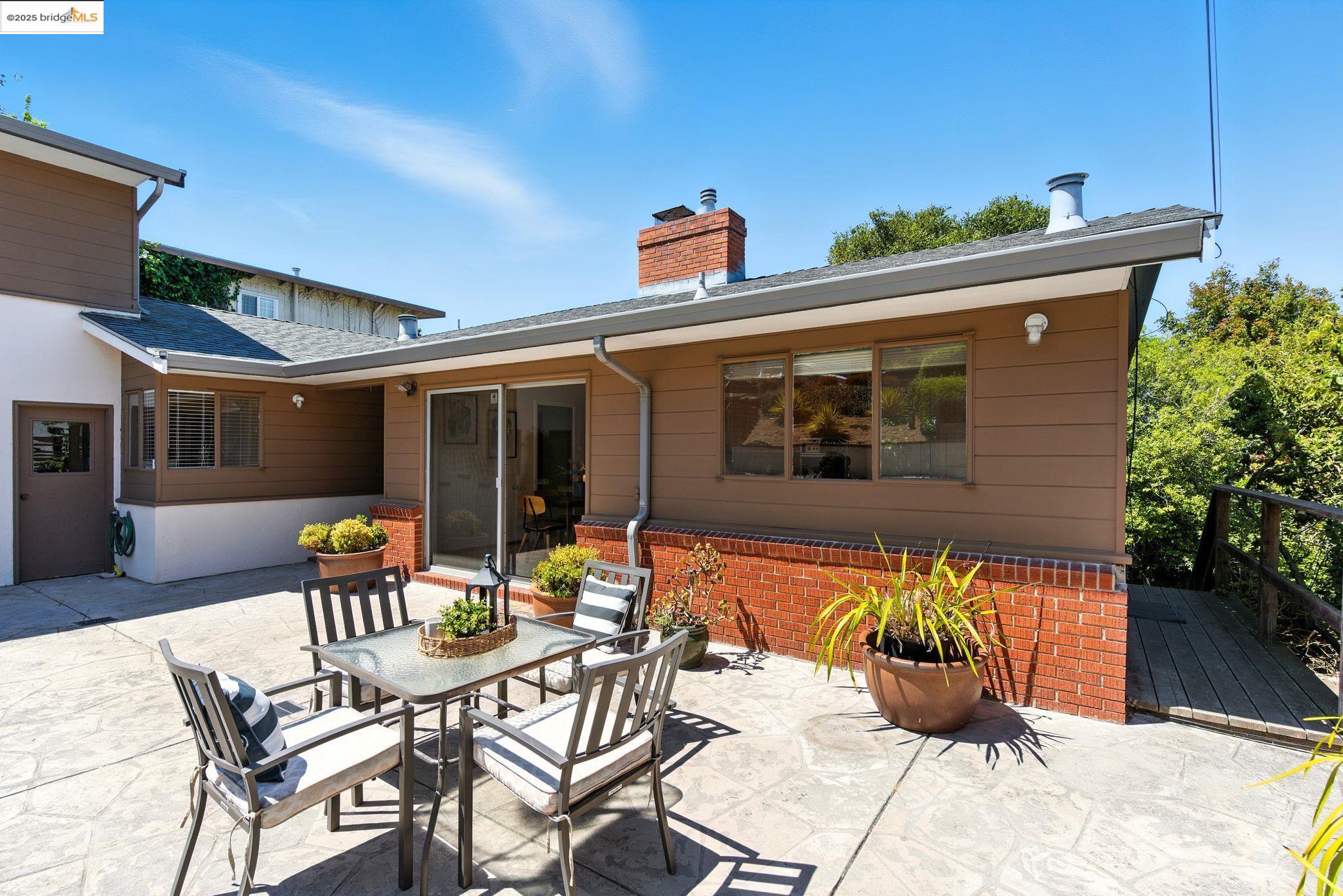 Detail Gallery Image 11 of 43 For 2679 Tamalpais Ave, El Cerrito,  CA 94530 - 4 Beds | 3 Baths