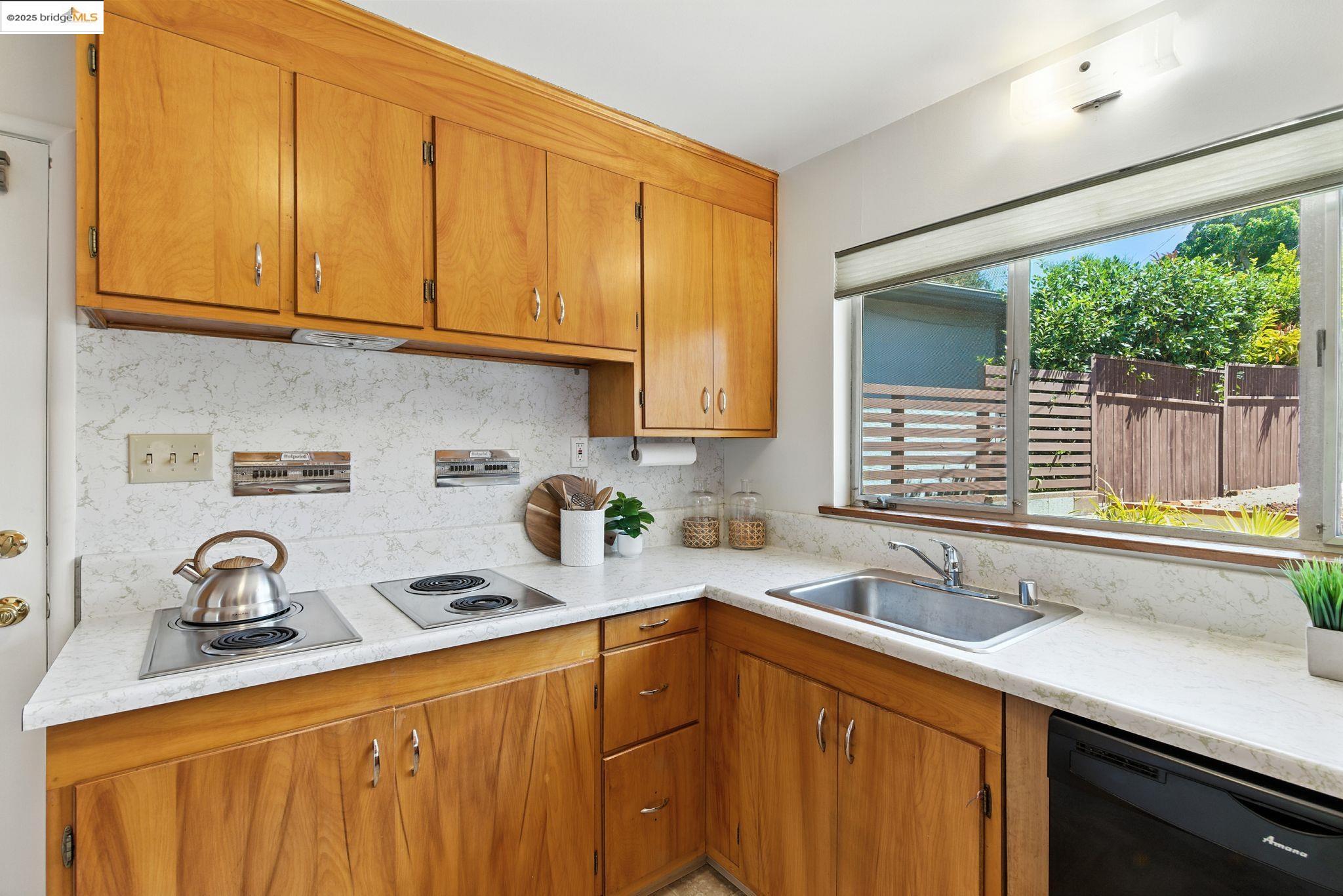 Detail Gallery Image 18 of 43 For 2679 Tamalpais Ave, El Cerrito,  CA 94530 - 4 Beds | 3 Baths