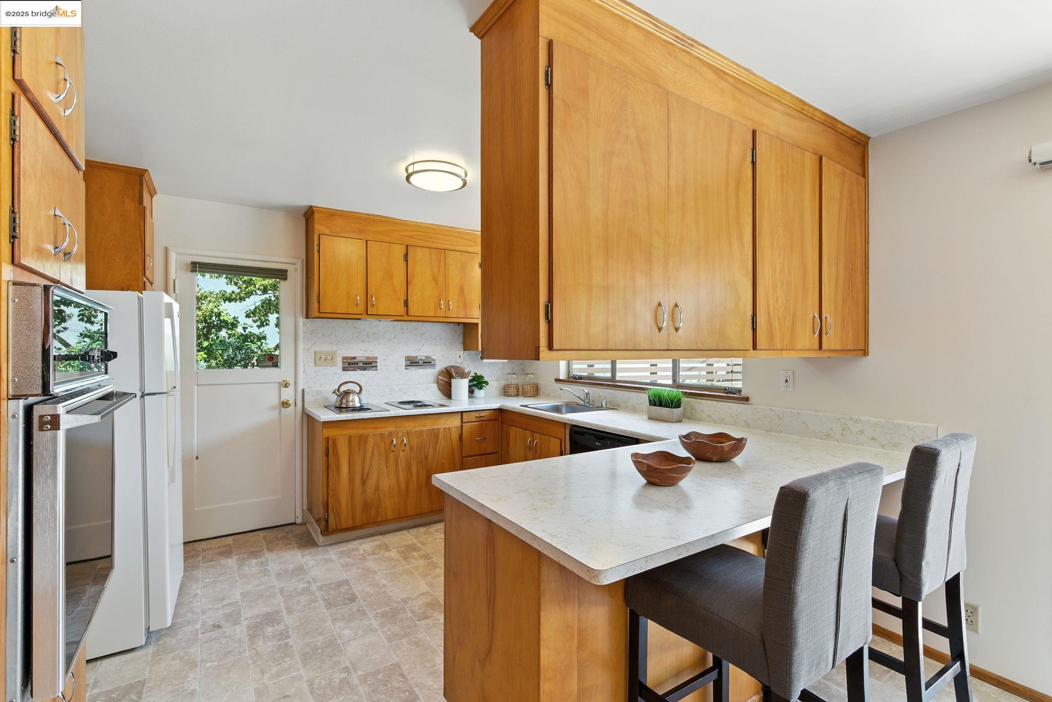 Detail Gallery Image 19 of 43 For 2679 Tamalpais Ave, El Cerrito,  CA 94530 - 4 Beds | 3 Baths
