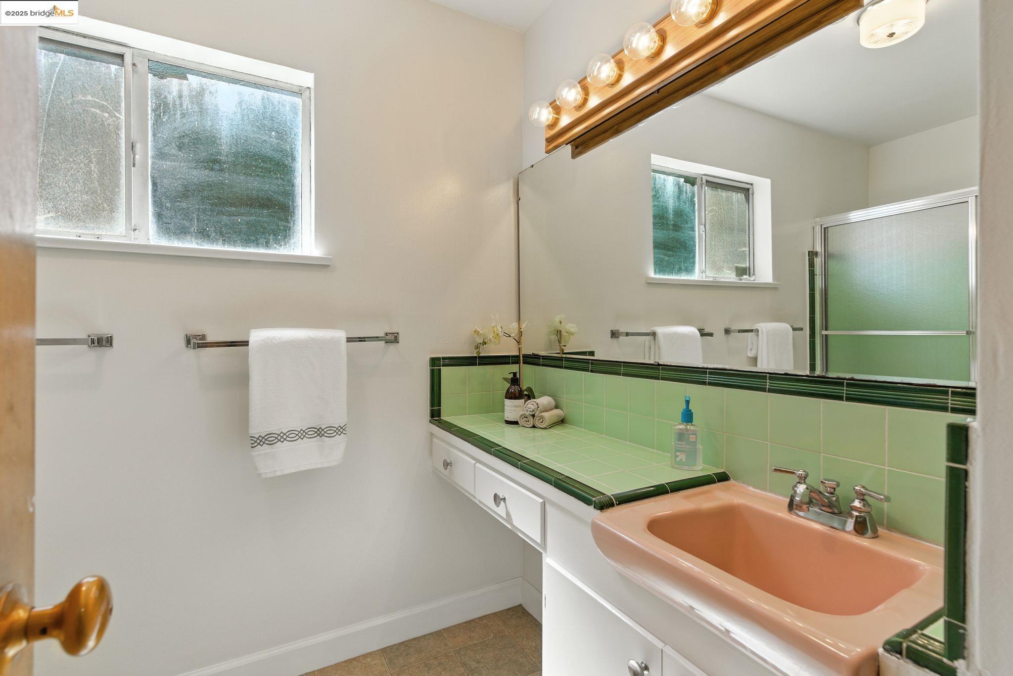 Detail Gallery Image 31 of 43 For 2679 Tamalpais Ave, El Cerrito,  CA 94530 - 4 Beds | 3 Baths