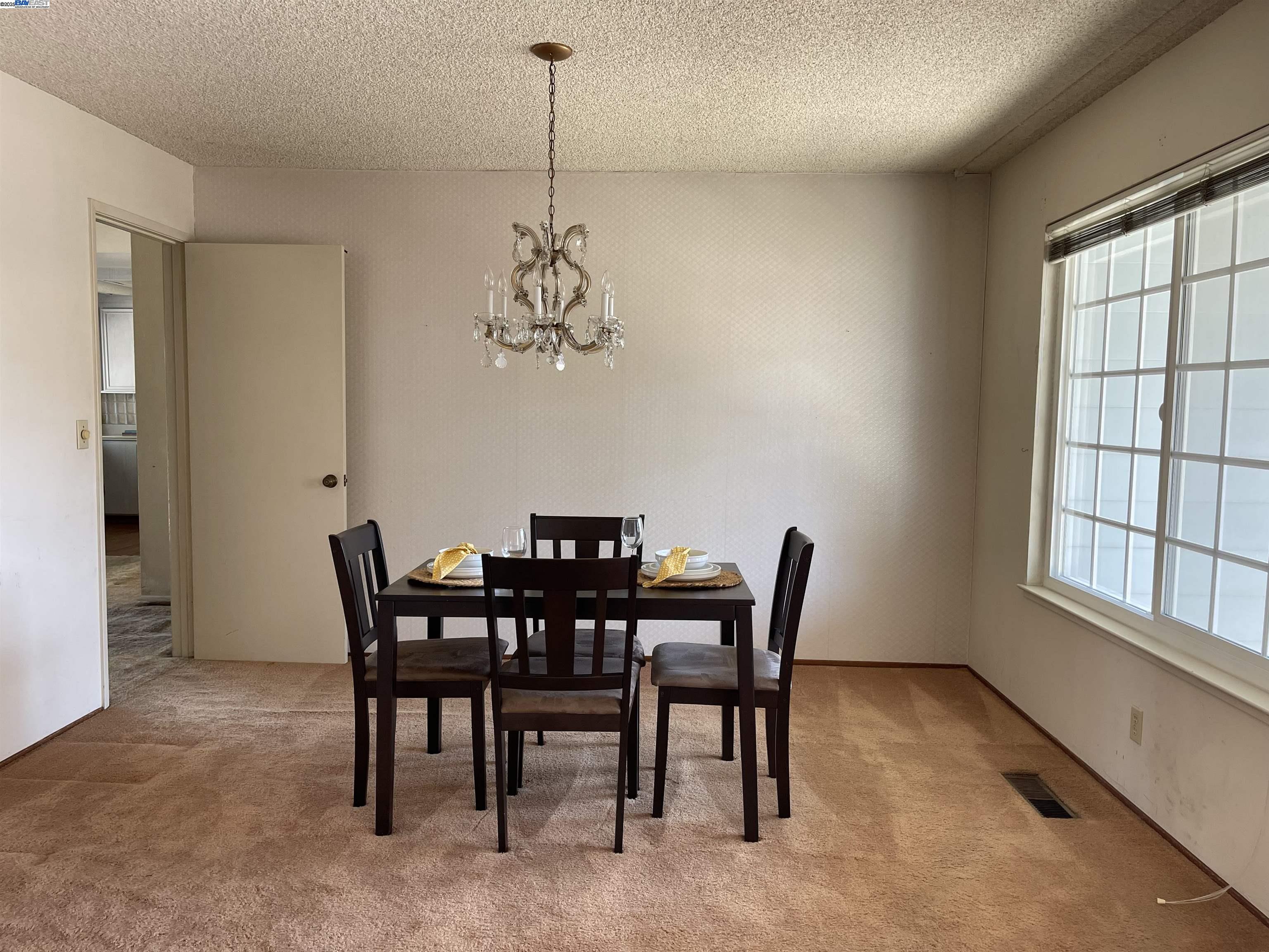Detail Gallery Image 5 of 11 For 2295 Camino Brazos, Pleasanton,  CA 94566-5812 - 4 Beds | 2 Baths