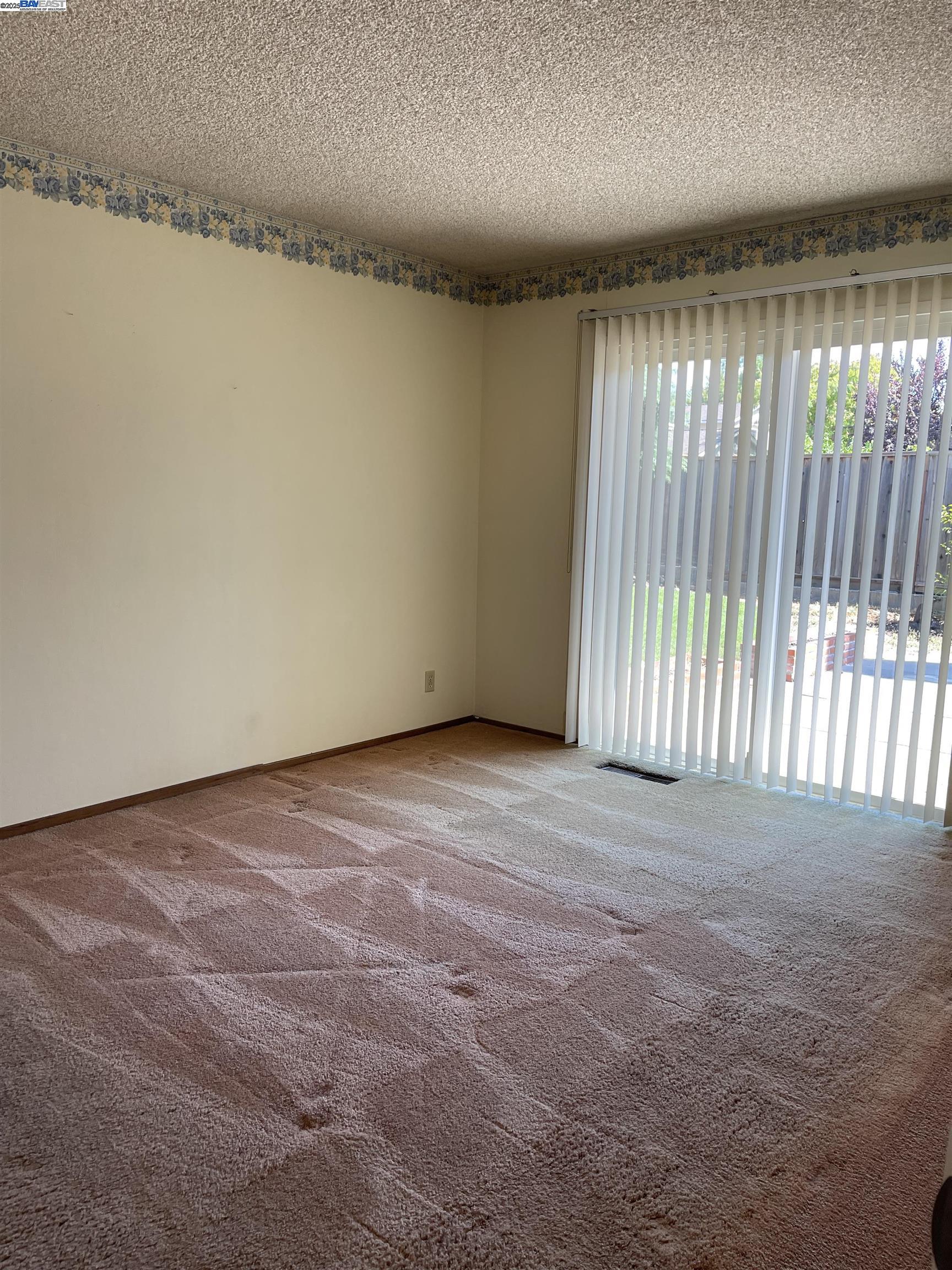 Detail Gallery Image 6 of 11 For 2295 Camino Brazos, Pleasanton,  CA 94566-5812 - 4 Beds | 2 Baths