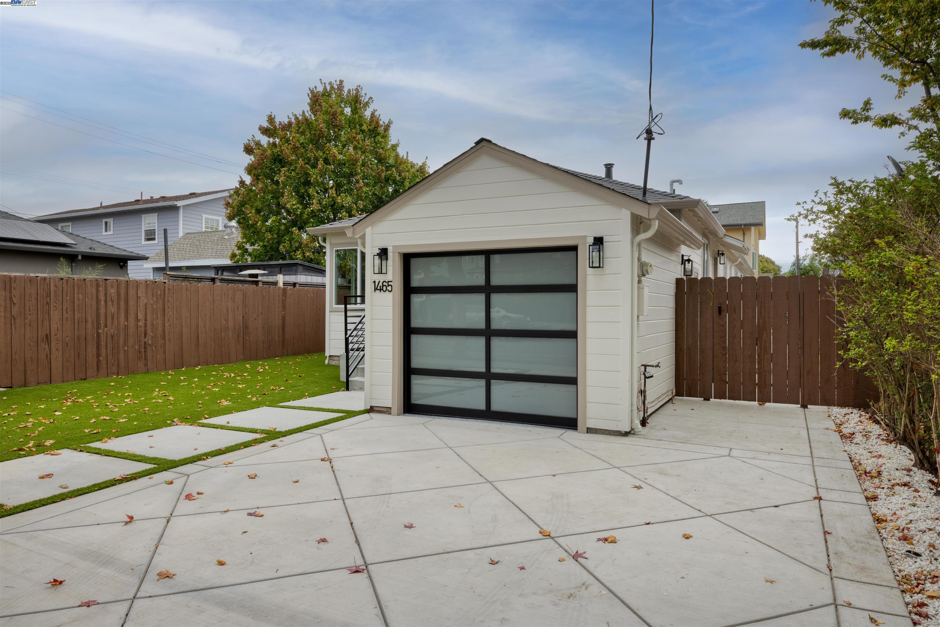 Detail Gallery Image 27 of 29 For 1465 6th St, Berkeley,  CA 94710 - 3 Beds | 2 Baths