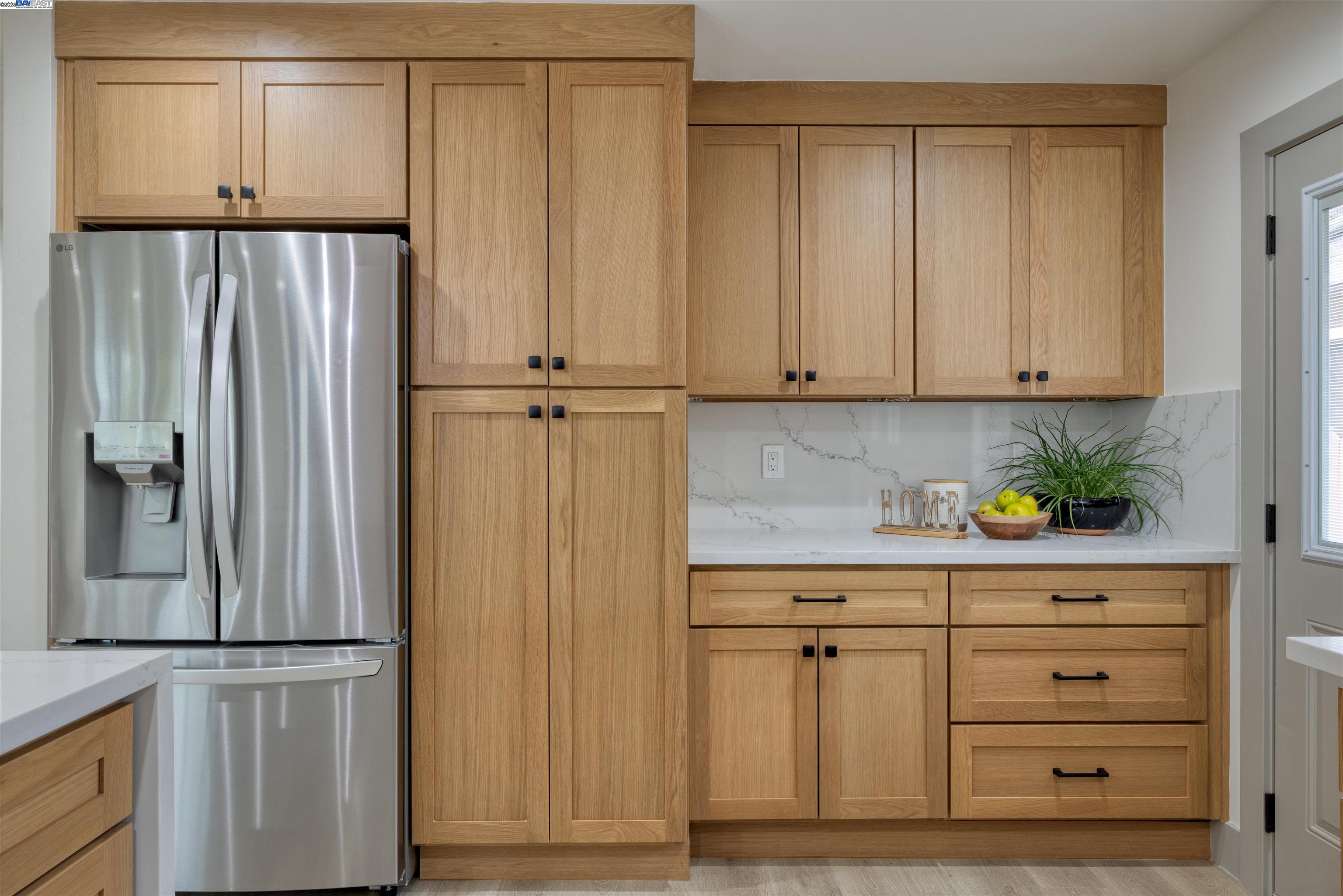 Detail Gallery Image 8 of 29 For 1465 6th St, Berkeley,  CA 94710 - 3 Beds | 2 Baths