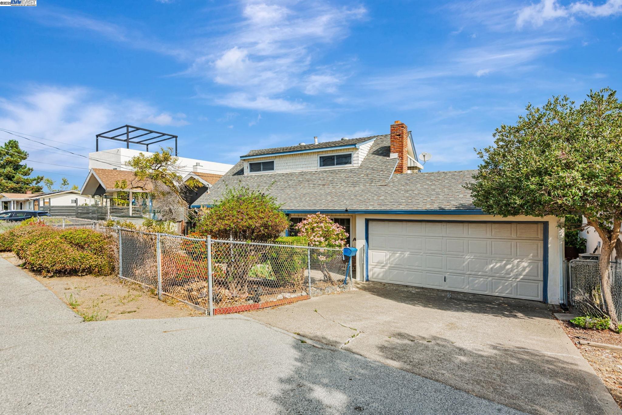Detail Gallery Image 2 of 41 For 24930 2nd St, Hayward,  CA 94541 - 4 Beds | 2 Baths