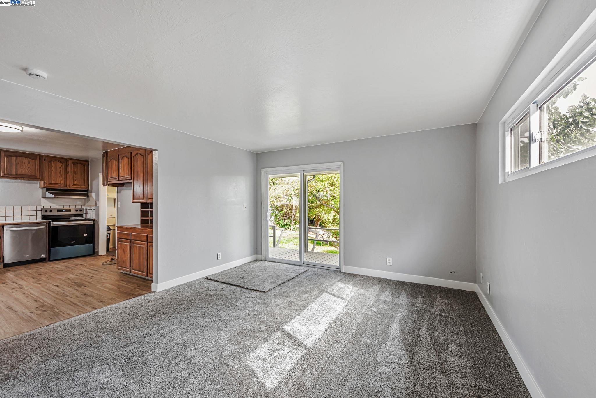 Detail Gallery Image 13 of 41 For 24930 2nd St, Hayward,  CA 94541 - 4 Beds | 2 Baths