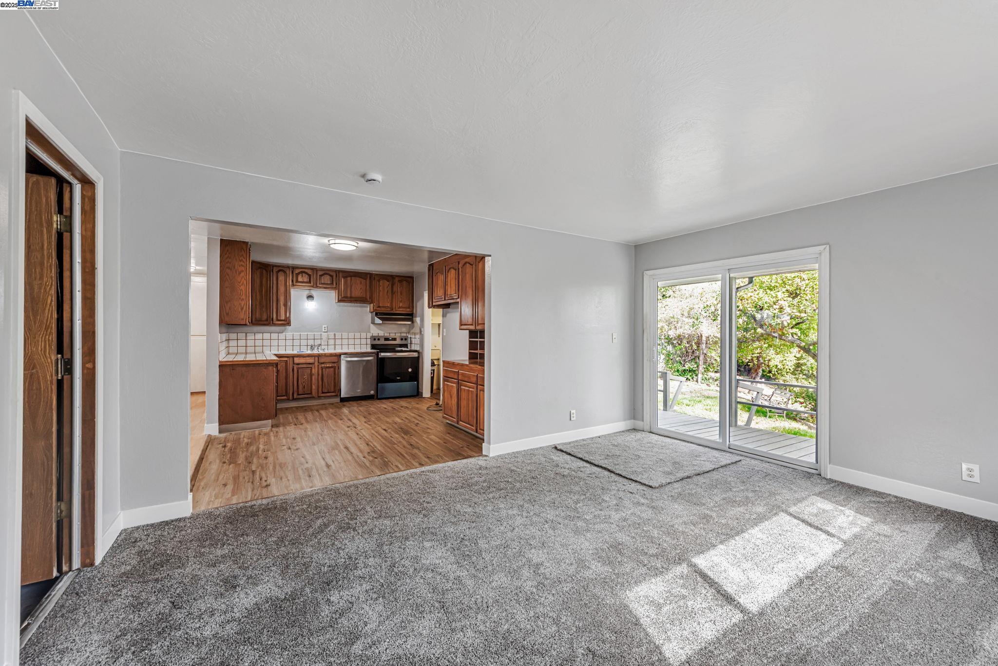 Detail Gallery Image 14 of 41 For 24930 2nd St, Hayward,  CA 94541 - 4 Beds | 2 Baths