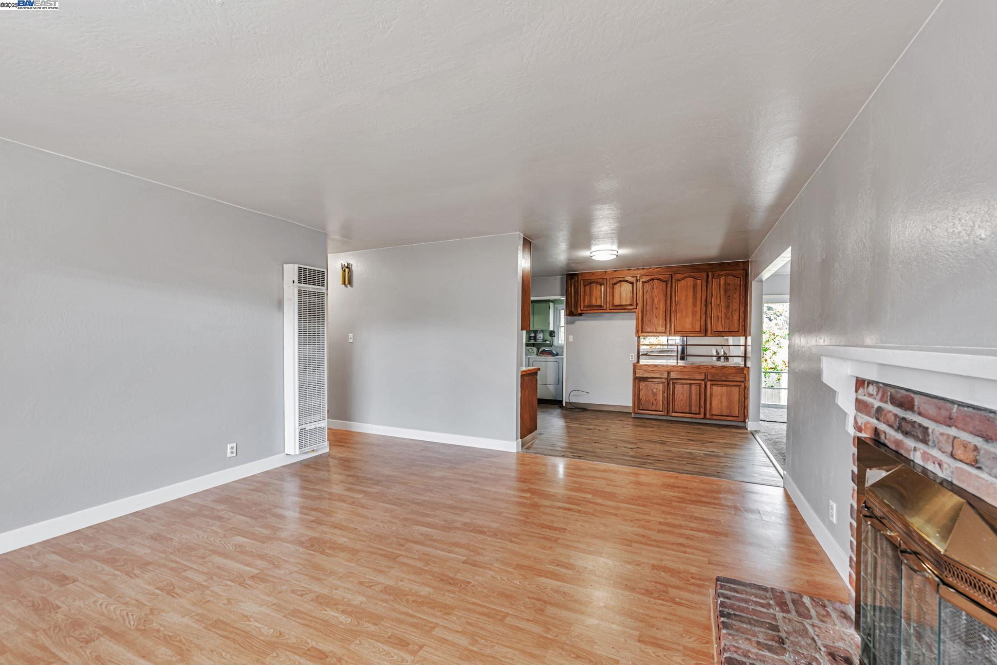 Detail Gallery Image 8 of 41 For 24930 2nd St, Hayward,  CA 94541 - 4 Beds | 2 Baths