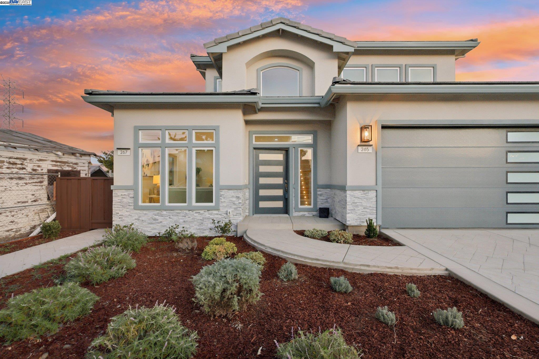 Detail Gallery Image 2 of 49 For 265 Berry Avenue, Hayward,  CA 94544 - 6 Beds | 4/2 Baths