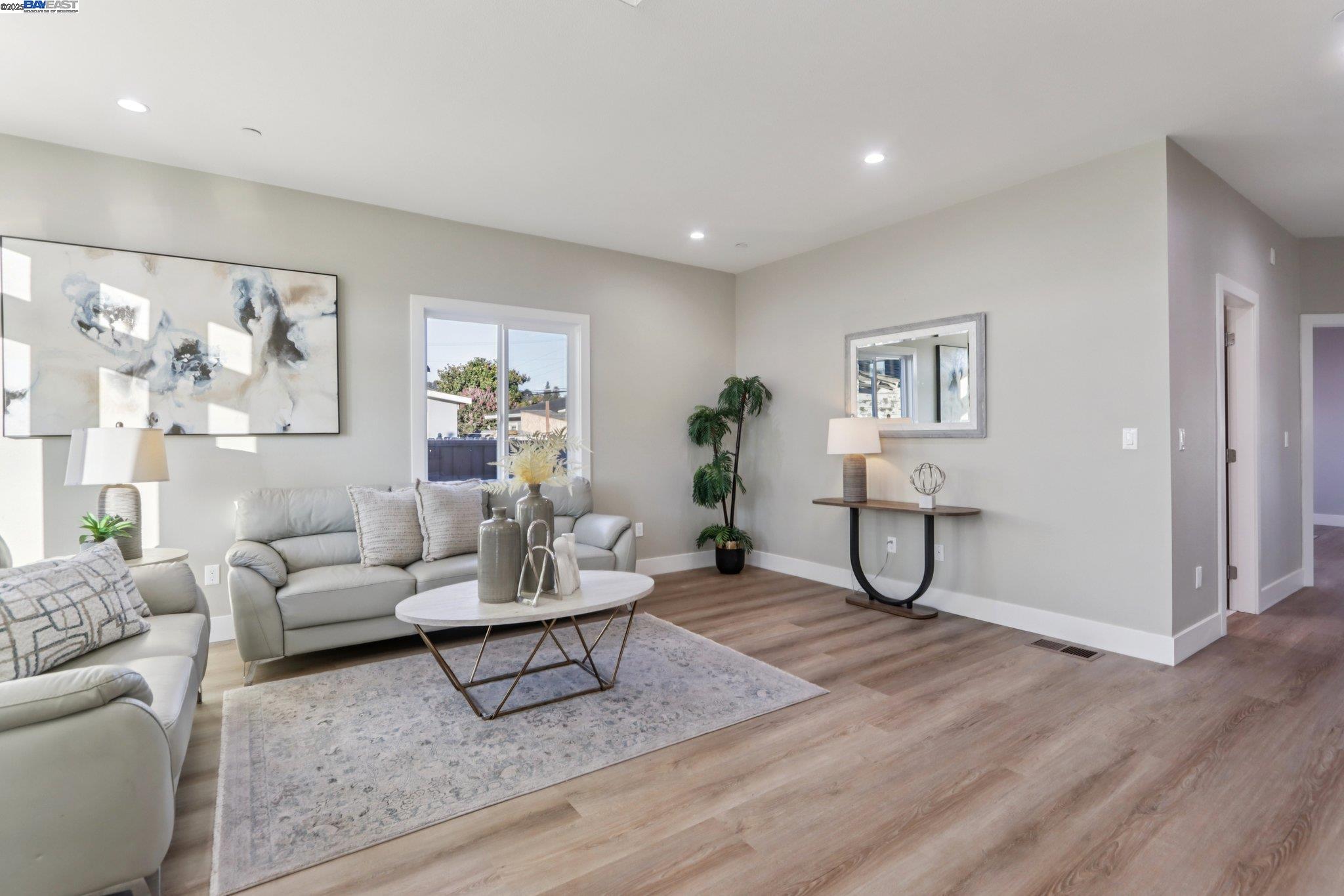 Detail Gallery Image 8 of 49 For 265 Berry Avenue, Hayward,  CA 94544 - 6 Beds | 4/2 Baths