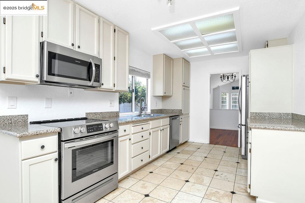 Detail Gallery Image 14 of 37 For 738 Valley Green Dr, Brentwood,  CA 94513 - 3 Beds | 2 Baths