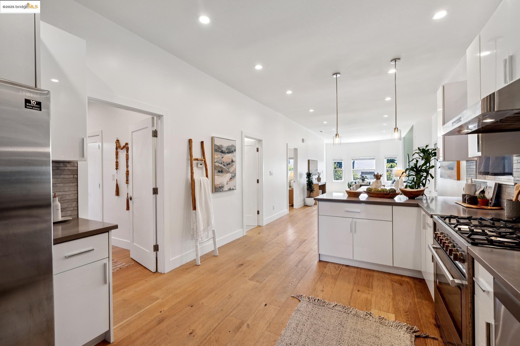 Detail Gallery Image 23 of 60 For 864 Arlington Ave, Oakland,  CA 94608 - 5 Beds | 5 Baths