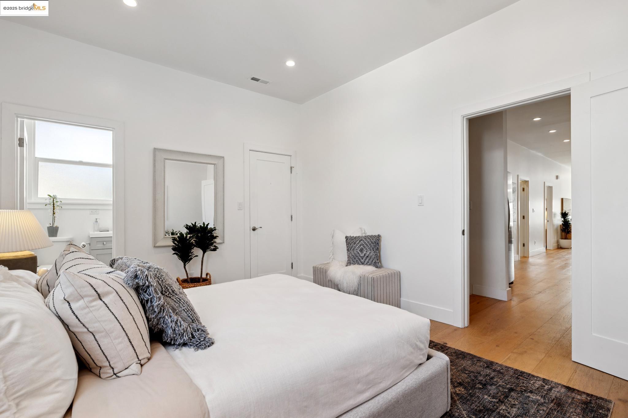 Detail Gallery Image 31 of 60 For 864 Arlington Ave, Oakland,  CA 94608 - 5 Beds | 5 Baths