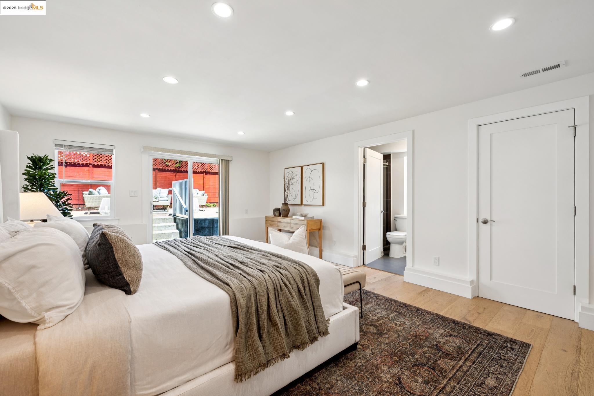 Detail Gallery Image 44 of 60 For 864 Arlington Ave, Oakland,  CA 94608 - 5 Beds | 5 Baths