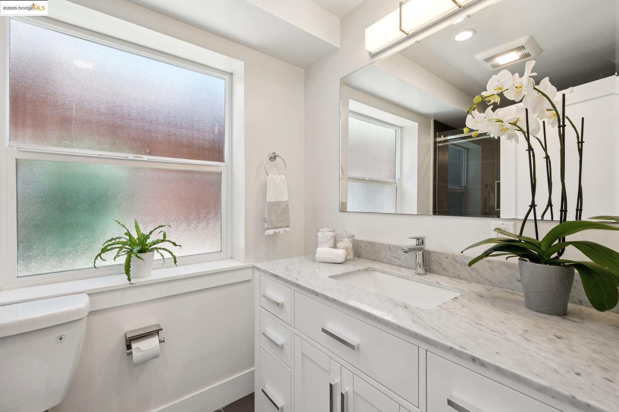 Detail Gallery Image 47 of 60 For 864 Arlington Ave, Oakland,  CA 94608 - 5 Beds | 5 Baths