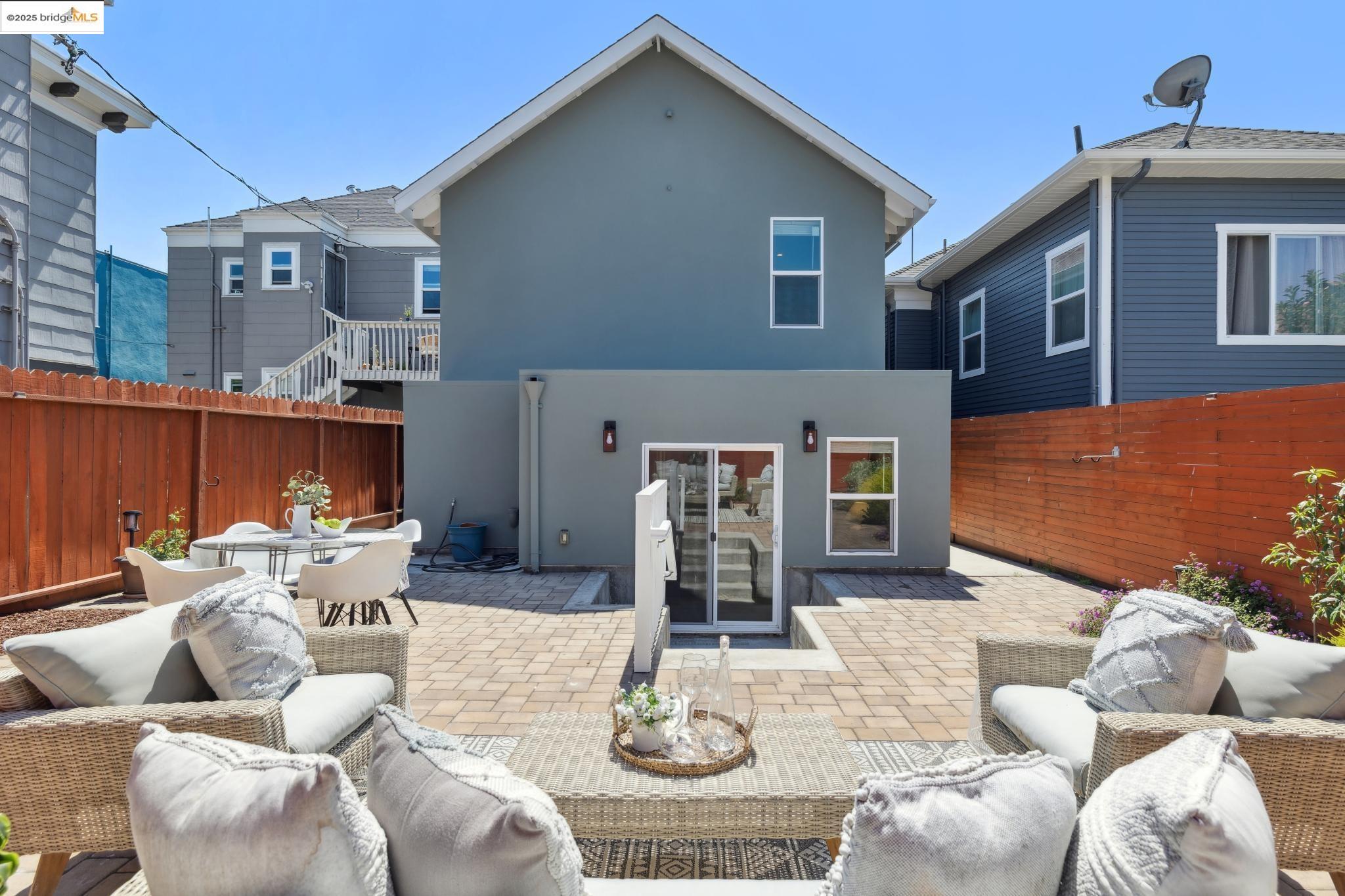Detail Gallery Image 52 of 60 For 864 Arlington Ave, Oakland,  CA 94608 - 5 Beds | 5 Baths