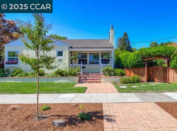 Detail Gallery Image 1 of 1 For 2000 Arroyo Ave, San Carlos,  CA 94070 - 4 Beds | 2 Baths