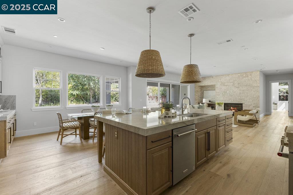 Detail Gallery Image 14 of 59 For 1953 La Cadena, Diablo,  CA 94528 - 6 Beds | 6 Baths