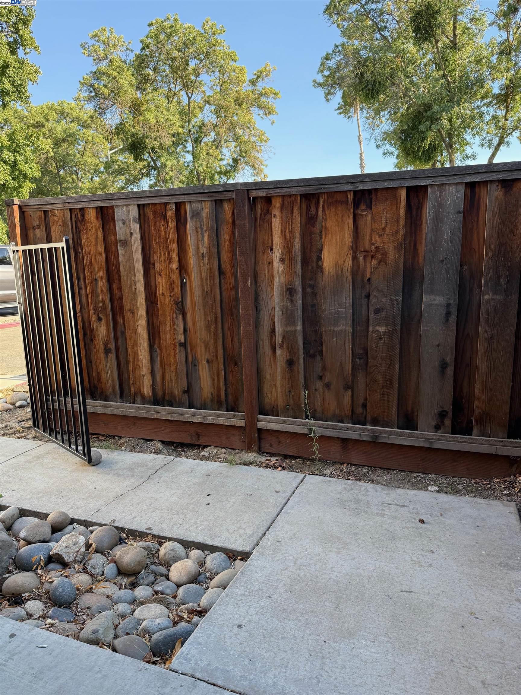 Detail Gallery Image 2 of 16 For 101 Portola Way #2,  Tracy,  CA 95376 - 2 Beds | 2/1 Baths