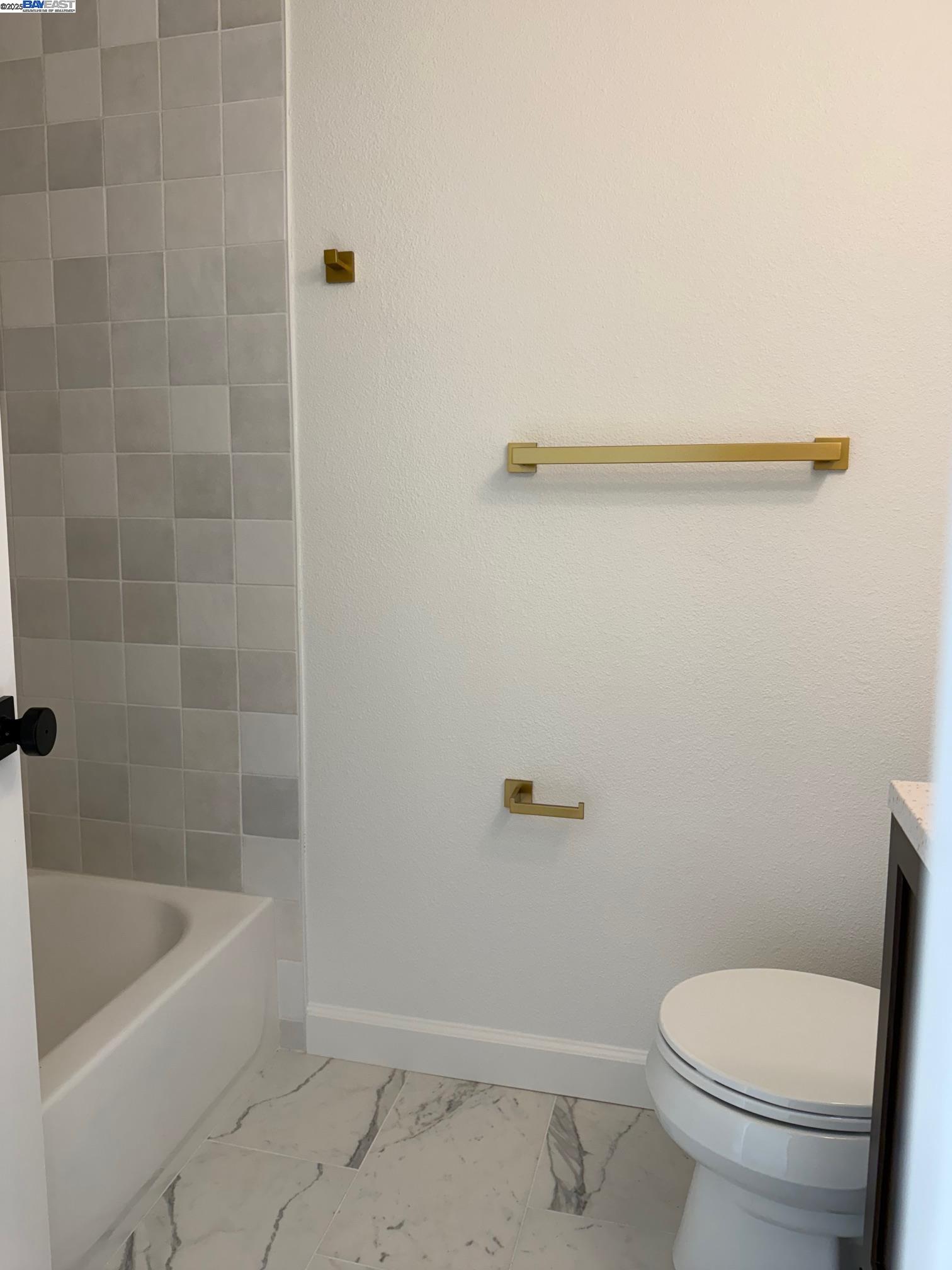 Detail Gallery Image 14 of 16 For 101 Portola Way #2,  Tracy,  CA 95376 - 2 Beds | 2/1 Baths