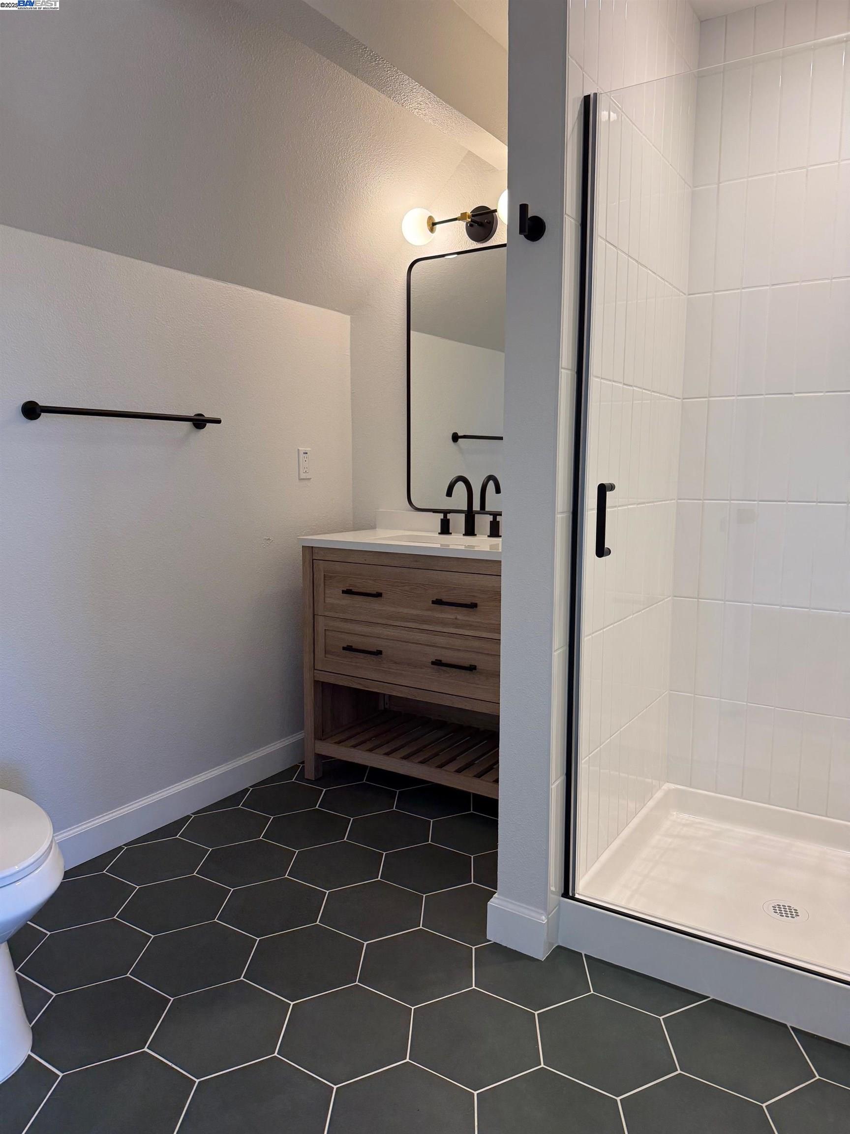 Detail Gallery Image 10 of 16 For 101 Portola Way #2,  Tracy,  CA 95376 - 2 Beds | 2/1 Baths