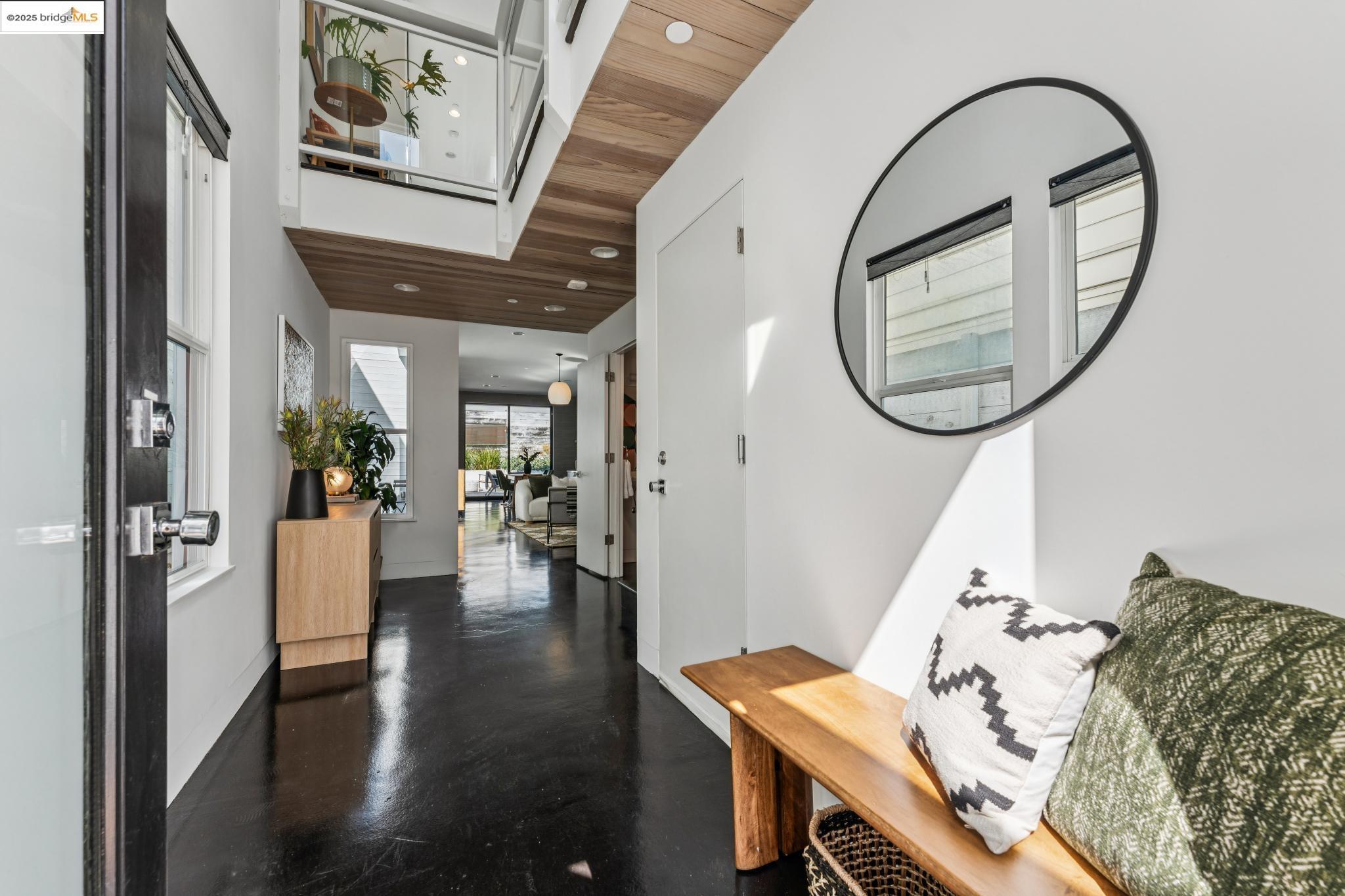 Detail Gallery Image 5 of 57 For 986 43rd Street, Oakland,  CA 94608 - 3 Beds | 2/1 Baths