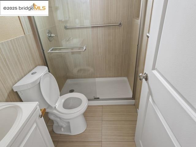 Detail Gallery Image 4 of 8 For 5823 Eastlawn #5827,  Oakland,  CA 94621 - 2 Beds | 2 Baths
