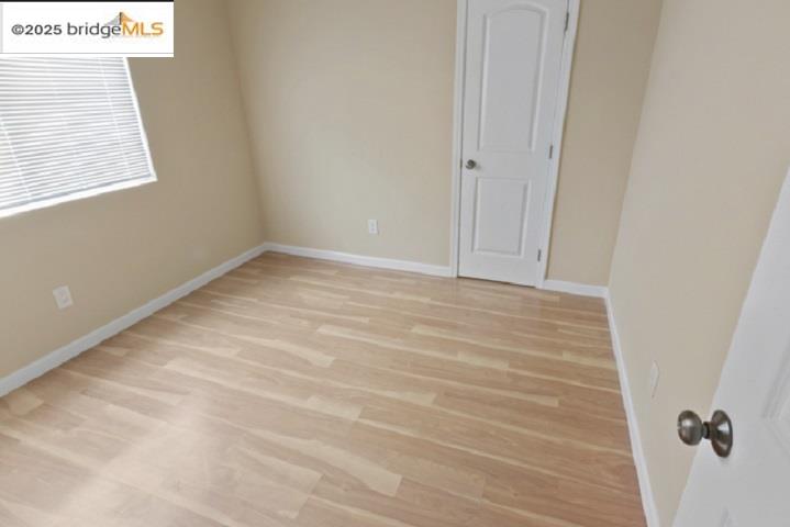 Detail Gallery Image 5 of 8 For 5823 Eastlawn #5827,  Oakland,  CA 94621 - 2 Beds | 2 Baths