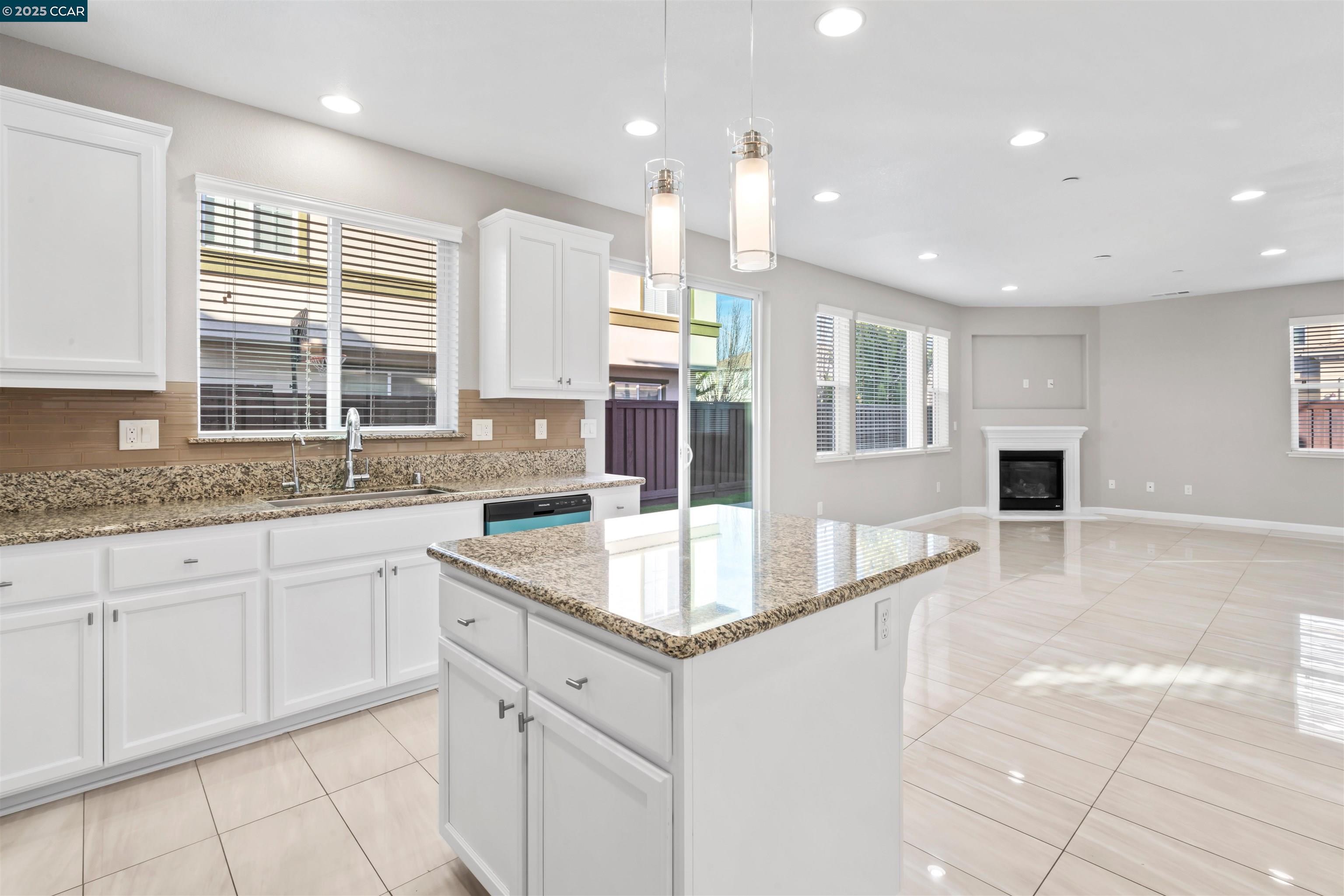 Detail Gallery Image 21 of 60 For 2273 Toscana Dr, Pittsburg,  CA 94565 - 4 Beds | 2/1 Baths