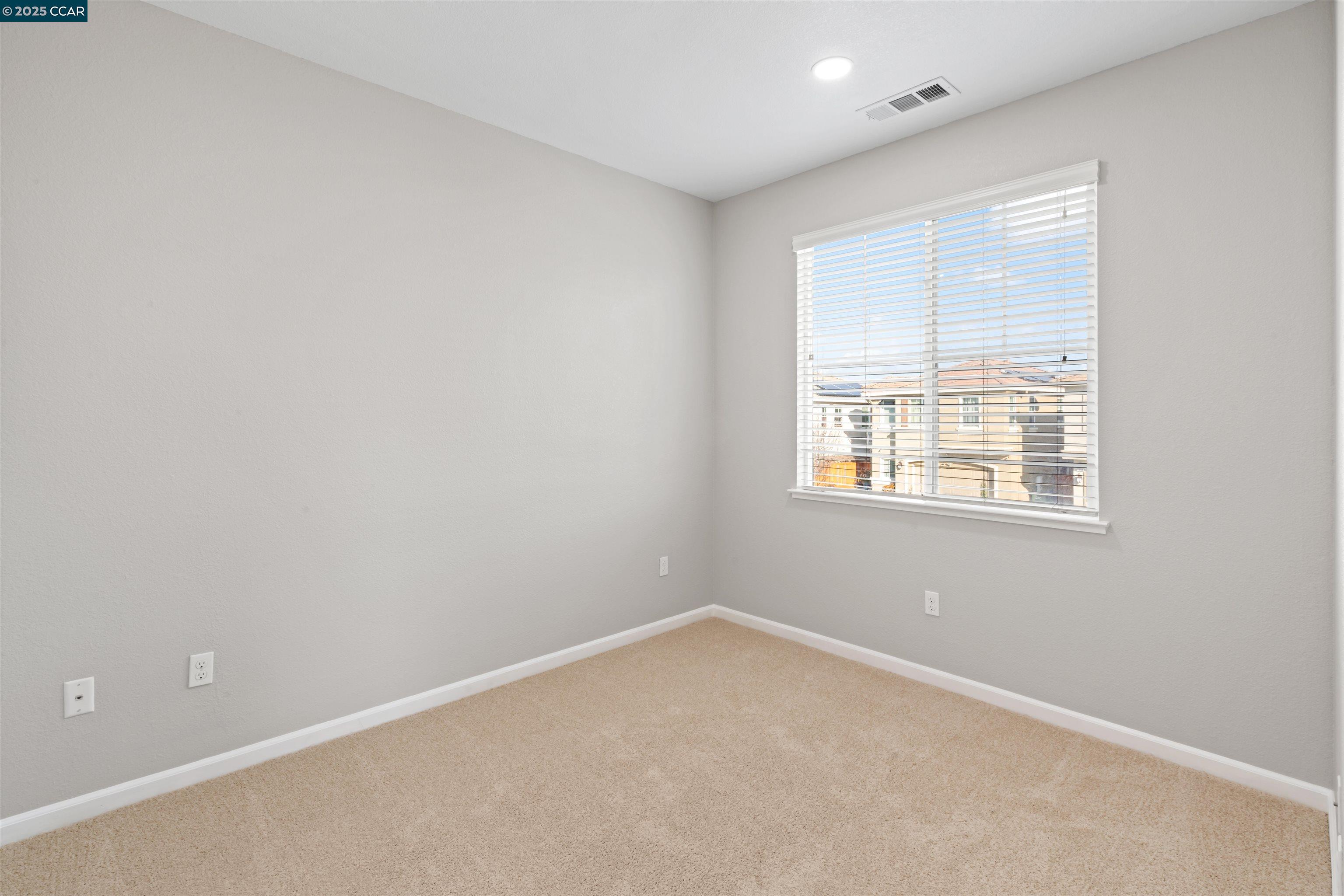Detail Gallery Image 31 of 60 For 2273 Toscana Dr, Pittsburg,  CA 94565 - 4 Beds | 2/1 Baths