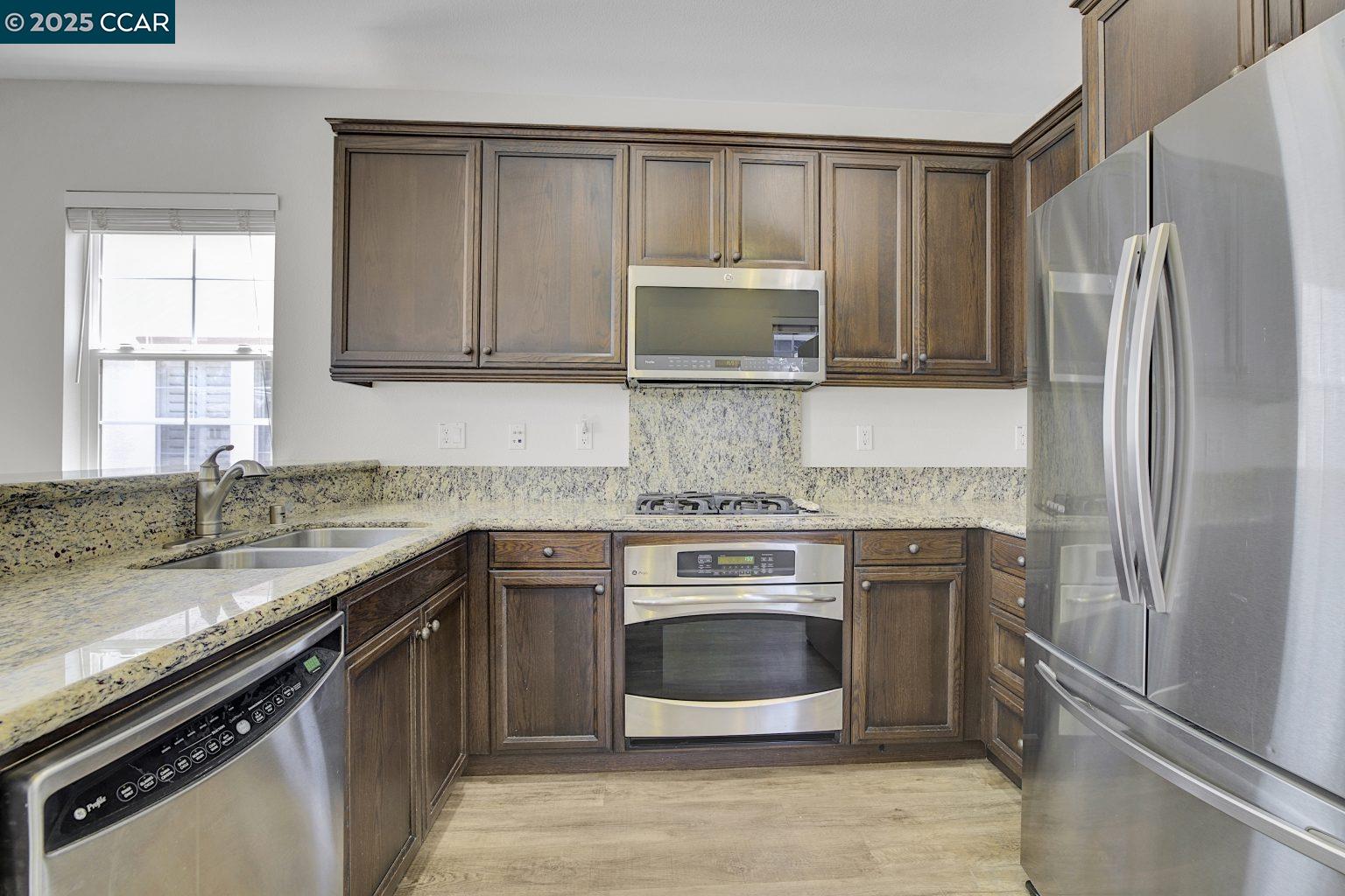 Detail Gallery Image 11 of 34 For 2974 Bella Dr, Concord,  CA 94519 - 3 Beds | 2/1 Baths
