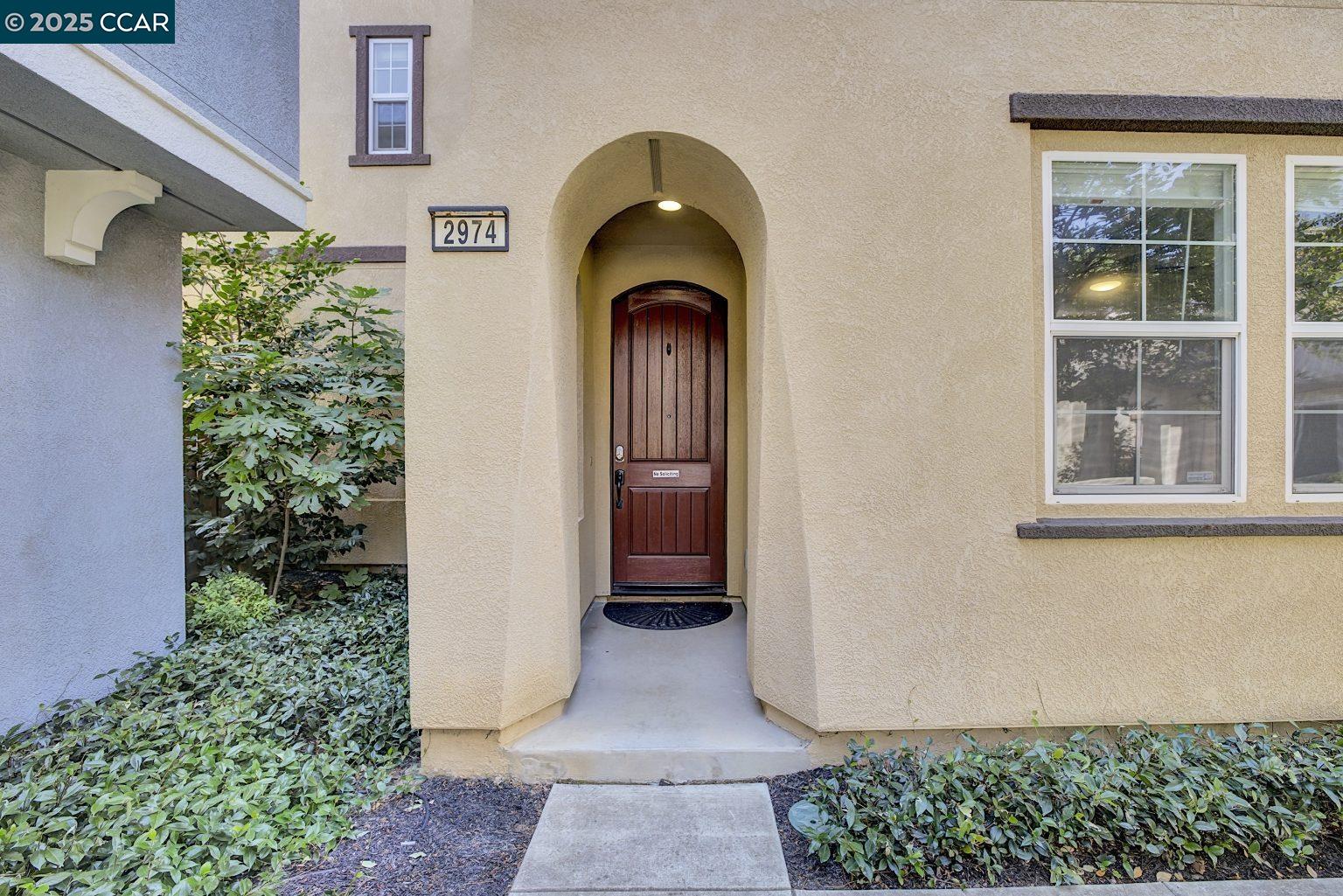 Detail Gallery Image 3 of 34 For 2974 Bella Dr, Concord,  CA 94519 - 3 Beds | 2/1 Baths
