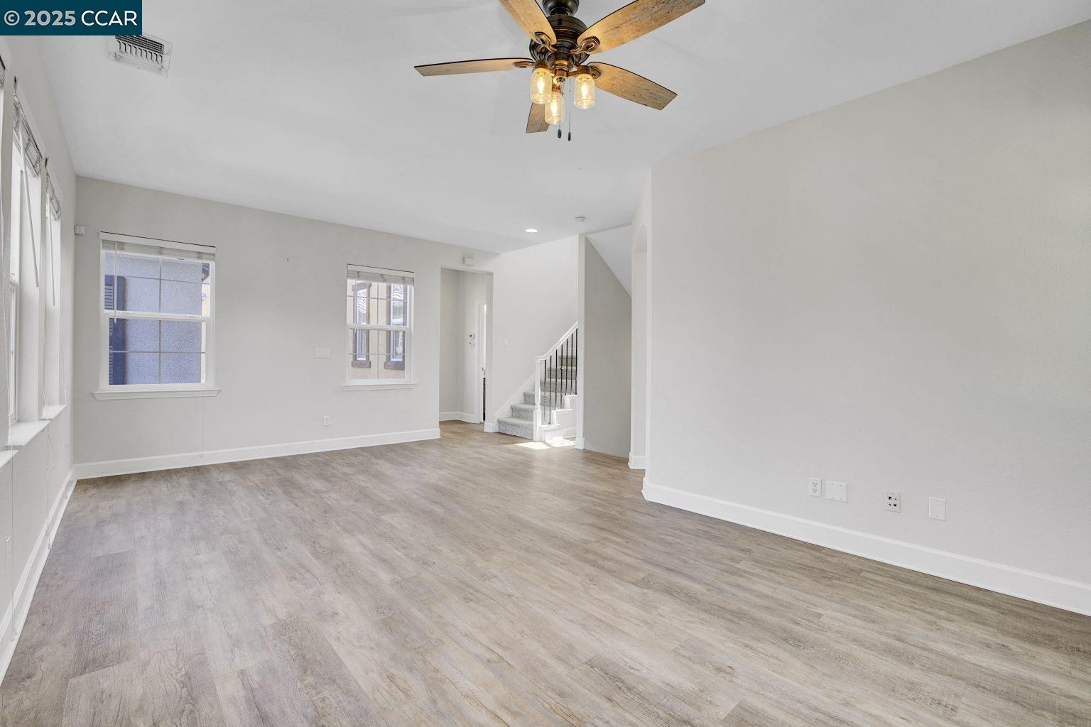 Detail Gallery Image 5 of 34 For 2974 Bella Dr, Concord,  CA 94519 - 3 Beds | 2/1 Baths