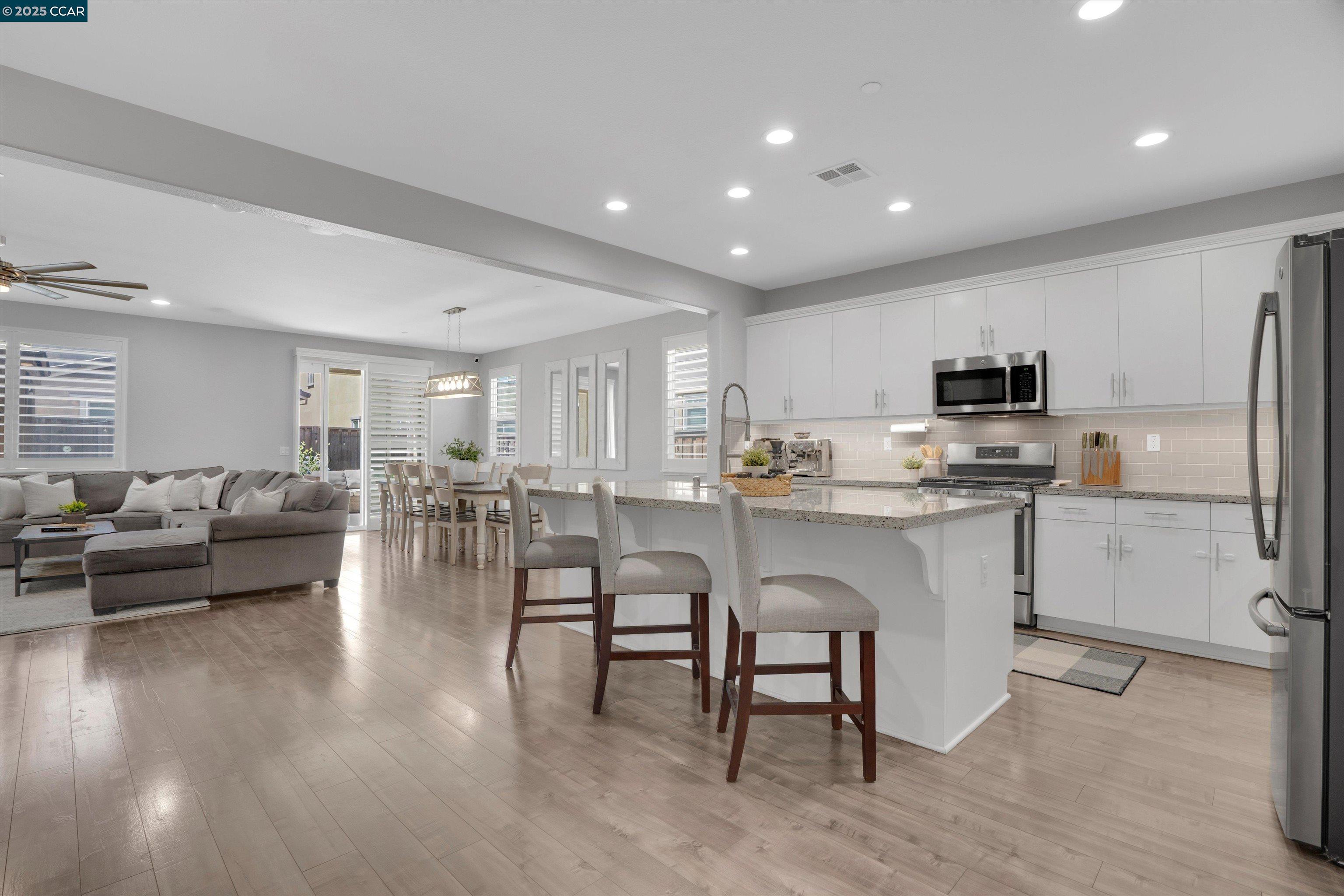 Detail Gallery Image 1 of 39 For 937 Pendleton Ct, Oakley,  CA 94561 - 3 Beds | 2/1 Baths