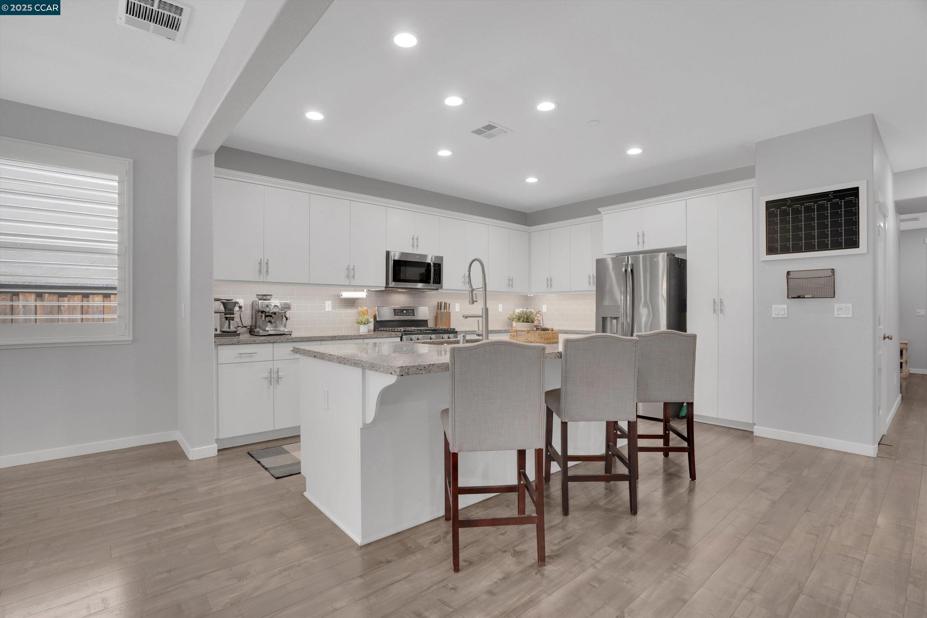 Detail Gallery Image 6 of 39 For 937 Pendleton Ct, Oakley,  CA 94561 - 3 Beds | 2/1 Baths