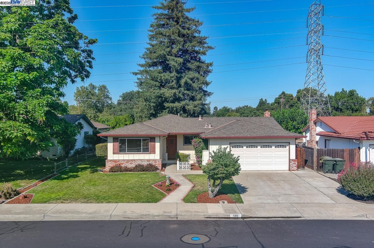Detail Gallery Image 2 of 32 For 505 Joyce St, Livermore,  CA 94550 - 4 Beds | 2 Baths