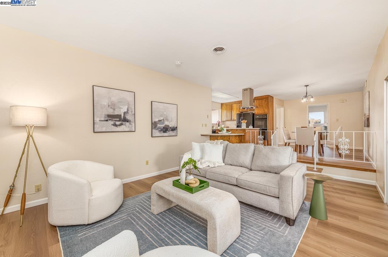 Detail Gallery Image 13 of 32 For 505 Joyce St, Livermore,  CA 94550 - 4 Beds | 2 Baths