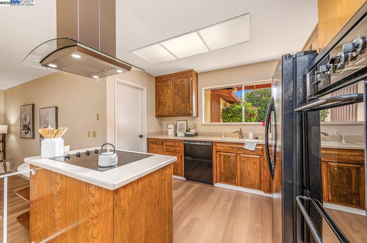 Detail Gallery Image 9 of 32 For 505 Joyce St, Livermore,  CA 94550 - 4 Beds | 2 Baths