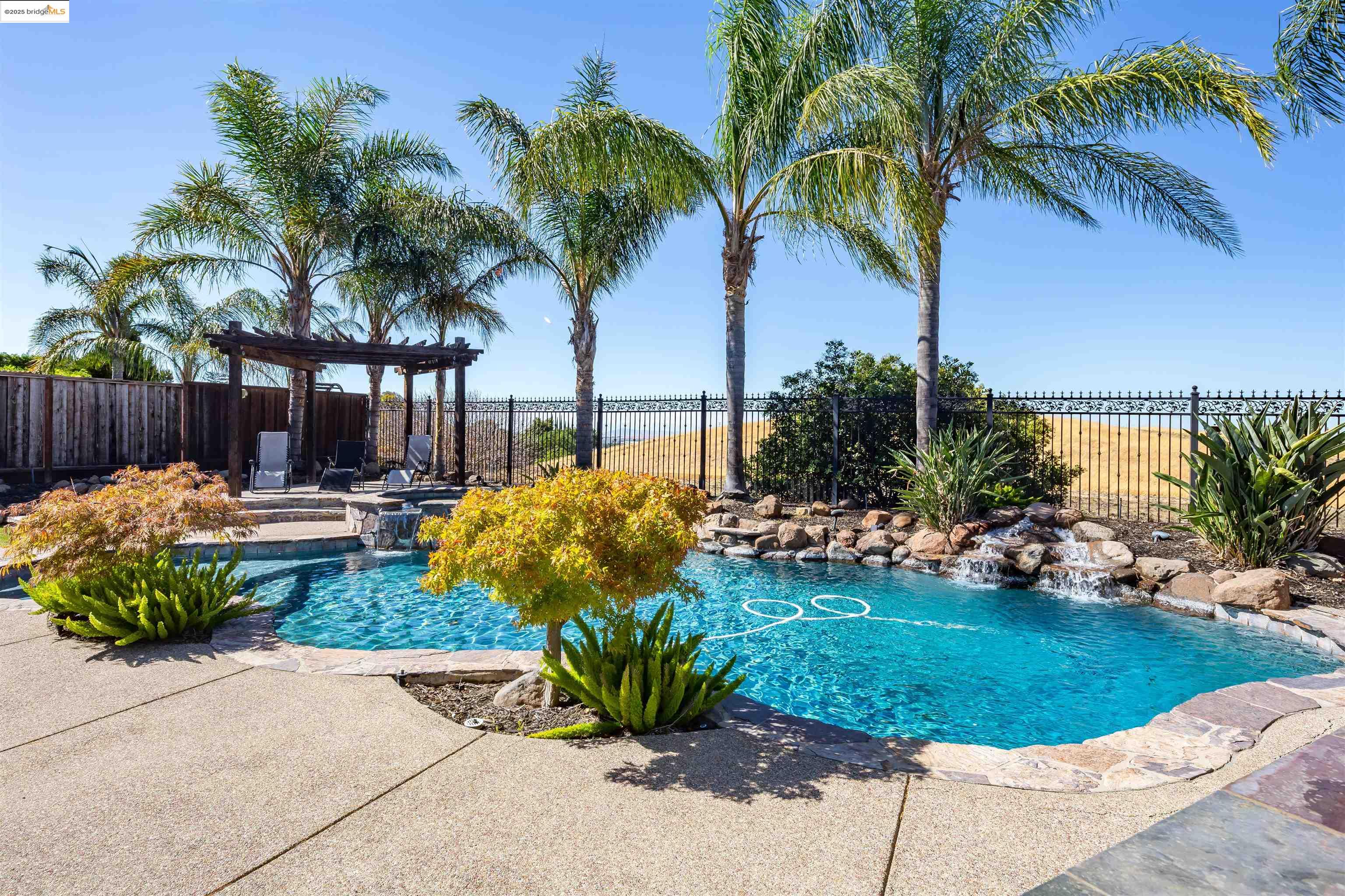 Detail Gallery Image 2 of 25 For 3916 Folsom Dr, Antioch,  CA 94531 - 3 Beds | 2 Baths