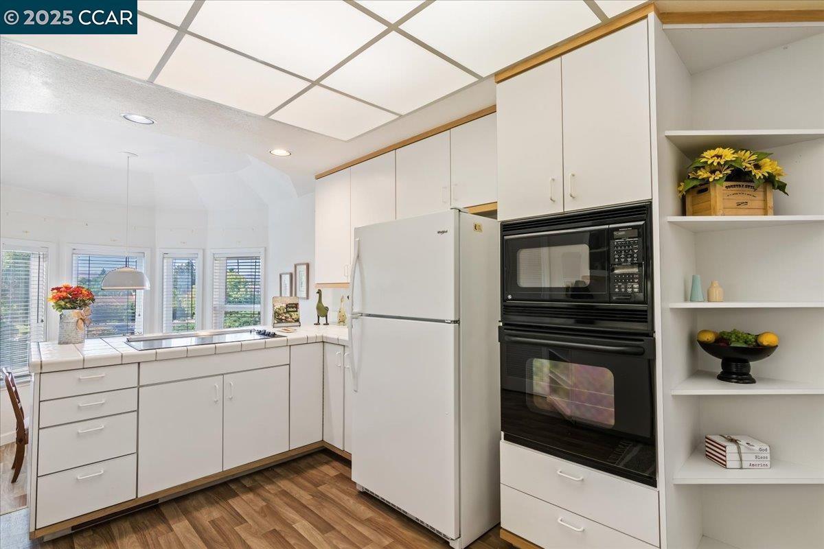 Detail Gallery Image 13 of 53 For 2323 Grosvenor Heights Ct #C, Livermore,  CA 94550 - 3 Beds | 2/1 Baths