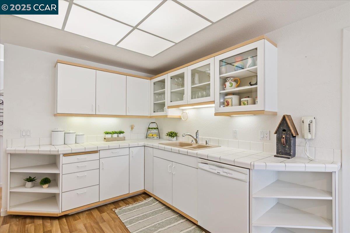 Detail Gallery Image 15 of 53 For 2323 Grosvenor Heights Ct #C, Livermore,  CA 94550 - 3 Beds | 2/1 Baths