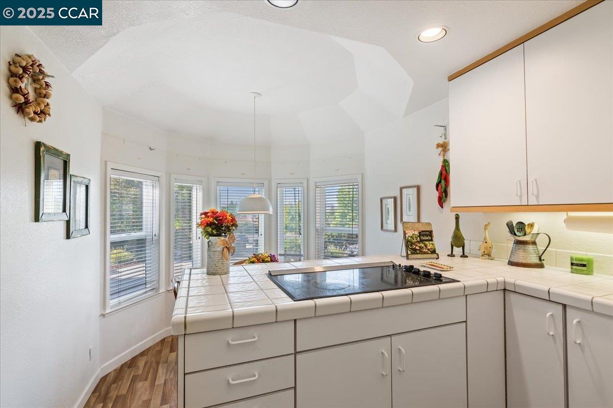 Detail Gallery Image 16 of 53 For 2323 Grosvenor Heights Ct #C, Livermore,  CA 94550 - 3 Beds | 2/1 Baths