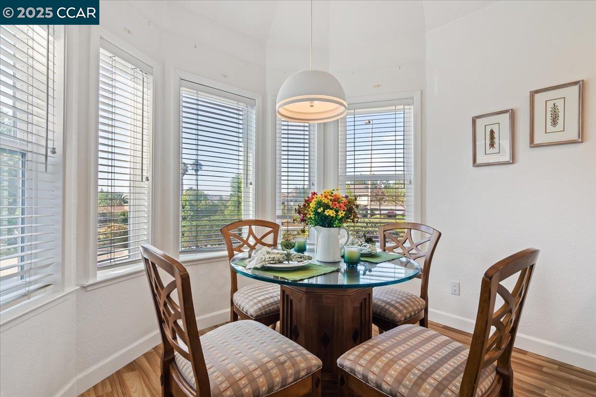Detail Gallery Image 17 of 53 For 2323 Grosvenor Heights Ct #C, Livermore,  CA 94550 - 3 Beds | 2/1 Baths